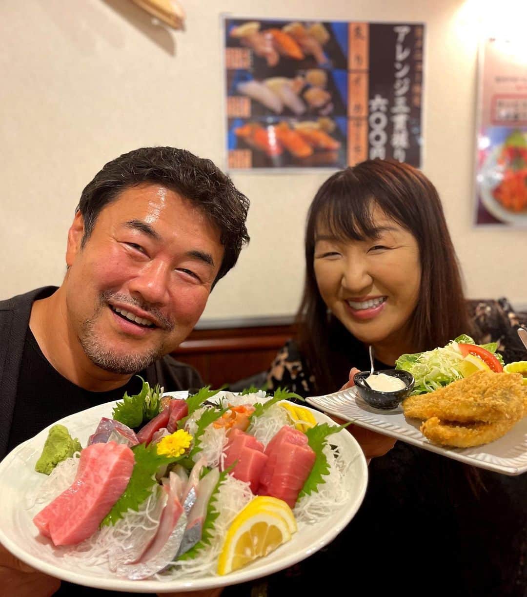 北斗晶さんのインスタグラム写真 - (北斗晶Instagram)「仕事の帰り道に３０年来の 友達のお店に寄ってきました〜。  東京の錦糸町にある ✨佃　瀧三郎✨ 友達の、なりちゃんとちえちゃん夫妻は魚屋さんなので とにかくお魚が美味しい😍  是非、スカイツリーの側なのでお近くに来られる時は ✨佃　瀧三郎✨をご贔屓にお願いいたします。  帰り道、車の天窓を開けたら… 真上に見えるスカイツリーが物凄い迫力だったので… 皆さんにも観せたくてMovie撮りましたが…  😓撮ったMovieが 物凄くヘタだった💦  次こそは綺麗に撮って見せてあげるからね💦  #佃　瀧三郎 #東京スカイツリー  #友達の店」6月15日 21時23分 - hokutoakira_official