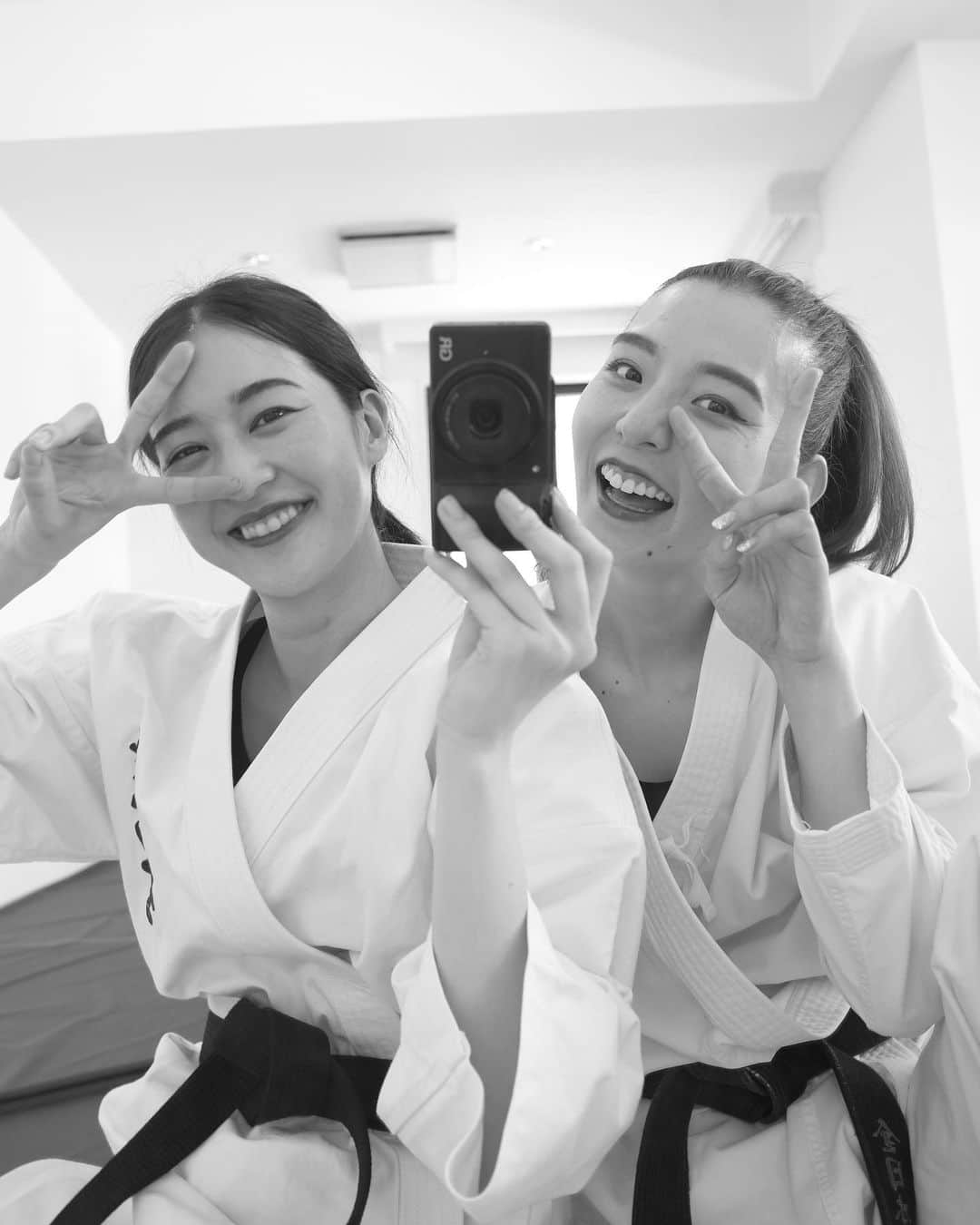 宮原華音さんのインスタグラム写真 - (宮原華音Instagram)「🥋🥋🥋  #かえでとかのん　道着バージョン  めちゃくちゃ素で笑いまくってる🤣  #空手 #karate #道着 #空手女子 #フルコンタクト空手 #伝統派空手」6月15日 21時40分 - miyahara_kanon