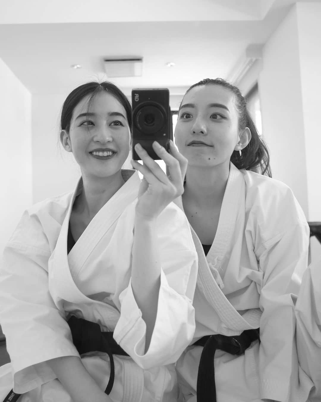 宮原華音さんのインスタグラム写真 - (宮原華音Instagram)「🥋🥋🥋  #かえでとかのん　道着バージョン  めちゃくちゃ素で笑いまくってる🤣  #空手 #karate #道着 #空手女子 #フルコンタクト空手 #伝統派空手」6月15日 21時40分 - miyahara_kanon