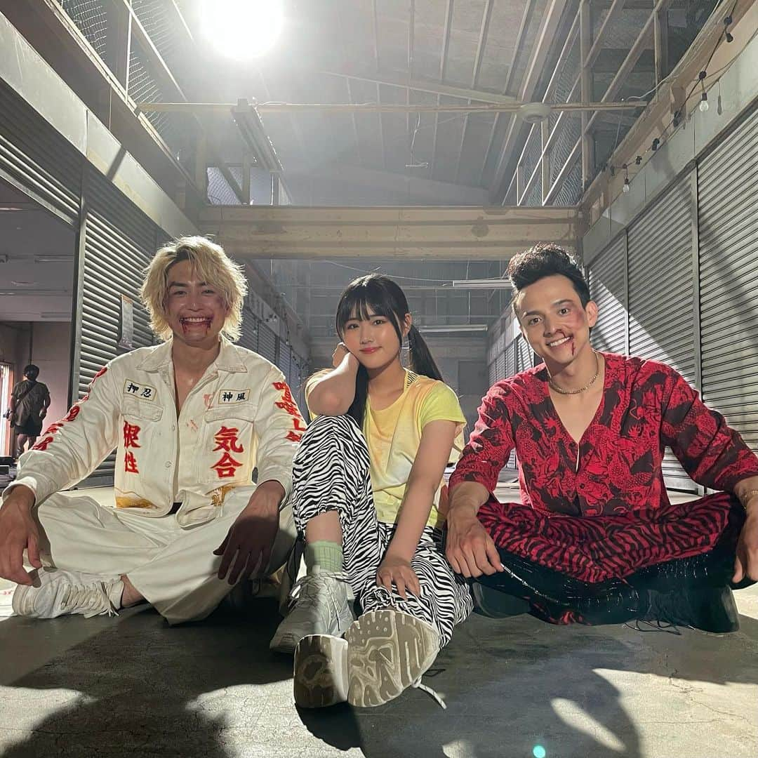 原菜乃華さんのインスタグラム写真 - (原菜乃華Instagram)「ナンバ第9話ありがとうございました。にいちゃん…。 家族は大変な事になってしまいましたが、現場の兄妹達はいつも仲良しです！松の舌尊い…。  #ナンバMG5」6月15日 22時58分 - nanoka_hara_official