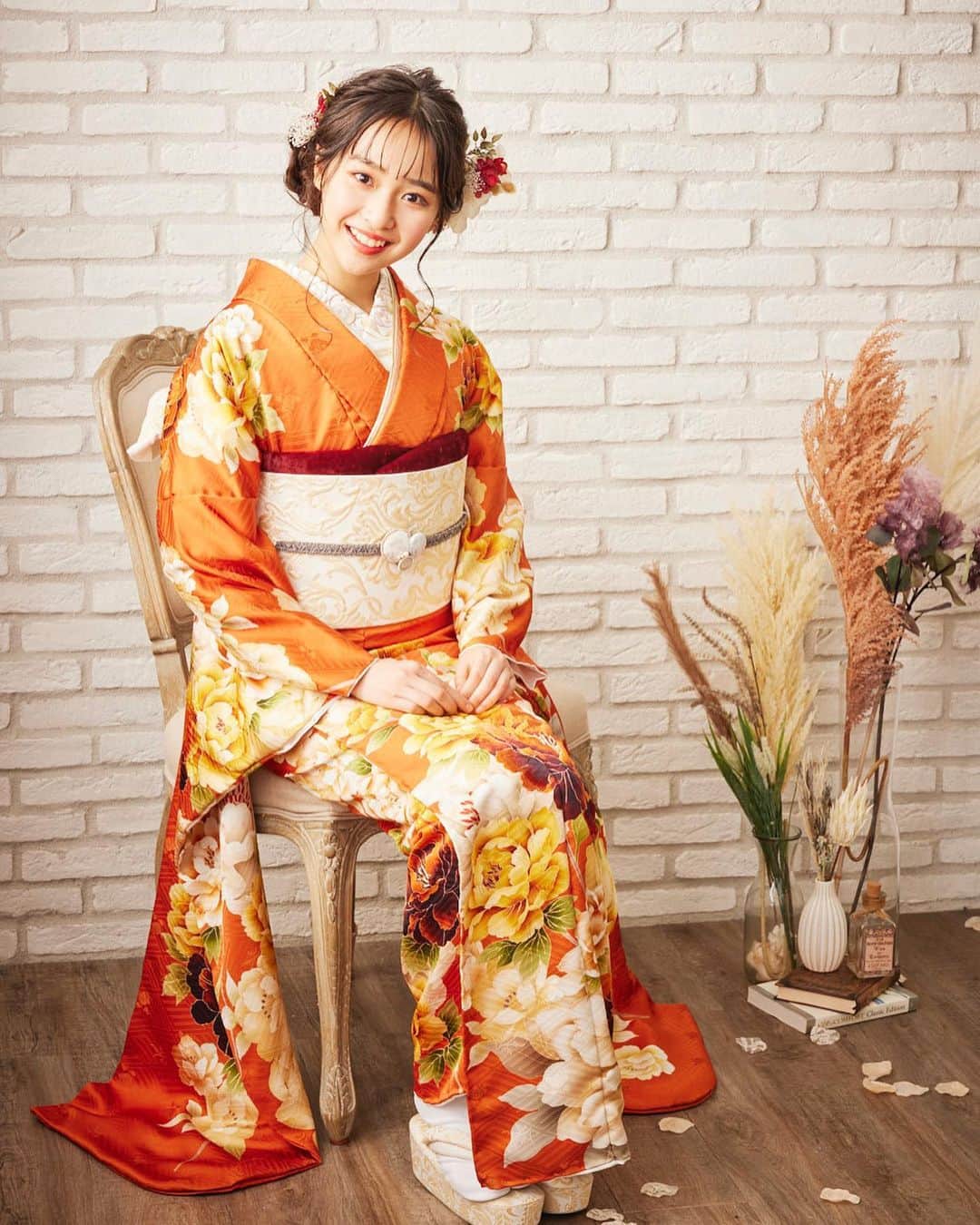 藤岡舞衣さんのインスタグラム写真 - (藤岡舞衣Instagram)「* ⁡ この度✨ 丸上振袖コレクションの「Elmo」さん のカタログに出させて頂きました~!!🌸 ⁡ 撮影では、久しぶりに着たとても素敵な柄や模様の着物に思わずテンションが上がってました(❁ᴗ͈ˬᴗ͈)) ⁡ 色んな所にあるみたいなので、どこかで見つけたら是非手にとって見てみてくださいね︎ ⸜♡⸝‍ ⁡ #藤岡舞衣#振袖#着物#丸上#エルモ#Elmo #fashion#model#kimono#Japan#jc3#08」6月16日 8時14分 - mai_fujioka_official