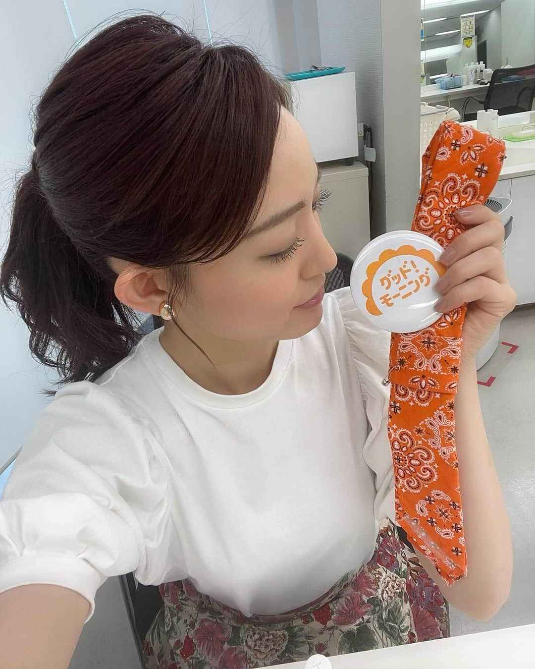 新井恵理那さんのインスタグラム写真 - (新井恵理那Instagram)「おはようございます! ロケなので、ヘアメイクさんがポニテの高さをすこし上げてくれました( ^ω^ )♪  『グッド！モーニング』 テレビ朝日系 平日あさ(4:55〜) 5:25〜8:00出演  #グッドモーニング #あらいーな #新井恵理那 #centforce」6月16日 9時14分 - elina_arai