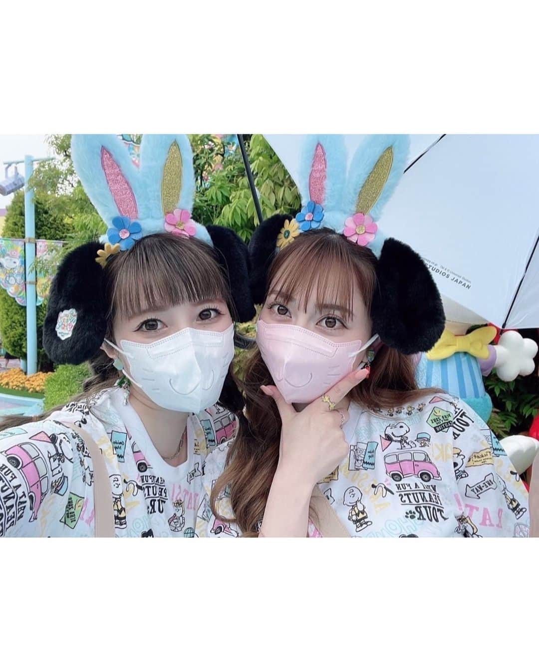 堀尾実咲さんのインスタグラム写真 - (堀尾実咲Instagram)「大阪旅行のお相手はみるこ👶💓  おそろヌーピーしたよ🥜  マスクしてるお写真のマスク🐾 かわいすぎぬ？？🤤  猫ちゃんの不織布マスク🐈 スヌーピーは犬だけど笑 なんかいい感じじゃない？ ユニバのクルーの皆さんからもたくさん褒めてもらったよ🤭  こんな感じでお友達とお揃いコーデする時につけるのおすすめ💓  つけ心地も良くて 形もピタッとしてるから輪郭盛れるよ🤫💋  https://item.rakuten.co.jp/night1/3090/  #universalstudiosjapan #usj #snoopy #usjコーデ #usj写真スポット #usjphoto #ユニバ #ユニバコーデ #ユニバカチューシャ #スヌーピー #スヌーピーコーデ #スヌーピー好き #大阪旅行 #女子旅 #3DMEOW#猫マスク#医療用マスク#savewohk」6月16日 9時15分 - misaki.horio