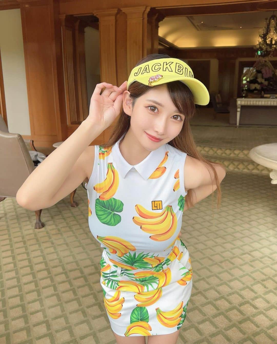 MAYUさんのインスタグラム写真 - (MAYUInstagram)「. バナナ〜🍌🤍💛 . バナナ柄🍌珍しいよね！🥺 一見派手かなと思ったけど 着てみたらかわいいっ🍌✨ 夏が近づくと明るいウェアが着たくなる💛 @loudmouth_japan_official  . どうかしらっ？☺️🍌 . . #ゴルフ女子#ゴルフ#ゴルフウェア#ラウドマウス#golf#golfwear#golfgirl#golfer#golflife#golfclub#golfcourse#loudmouth#loudmouthgolf」6月16日 18時56分 - mayu.kina_golf