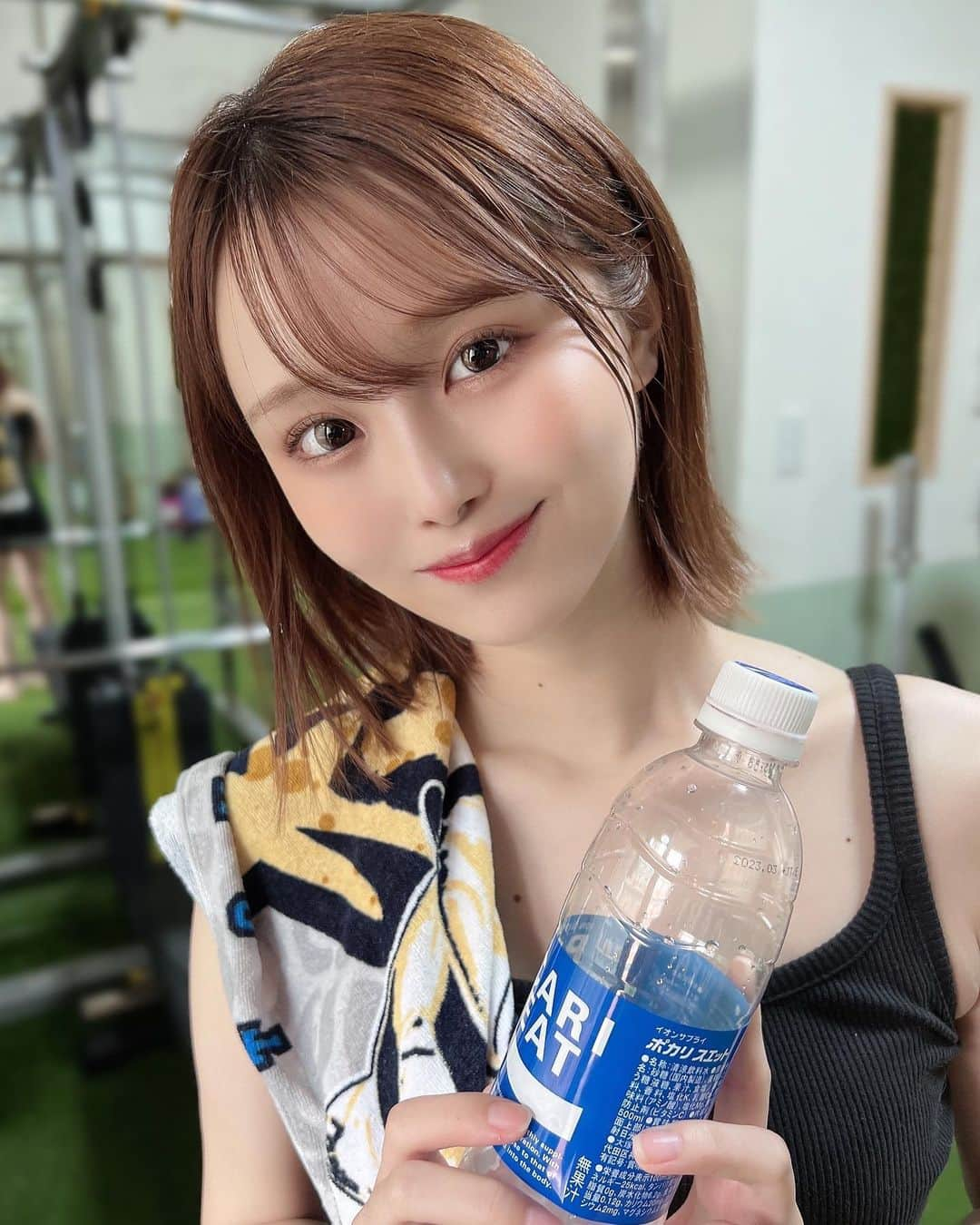 吉田恵美さんのインスタグラム写真 - (吉田恵美Instagram)「代謝良すぎて汗が🥵  売り子の時汗かきすぎてお客さんに心配されてました、、笑  #ジム #ジム女子 #ジムニー女子  #パーソナルトレーニング #トレーニングウェア #トレーニング女子」6月16日 20時59分 - _yoshida_megumi