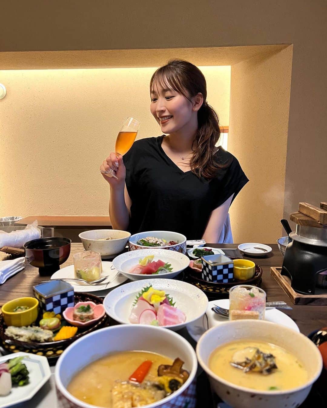 高階亜理沙さんのインスタグラム写真 - (高階亜理沙Instagram)「🐟 旅行の時和室のお部屋で食べるご飯って 何歳になってもテンションあがりますネ🦩」6月16日 22時18分 - arisa_takashina