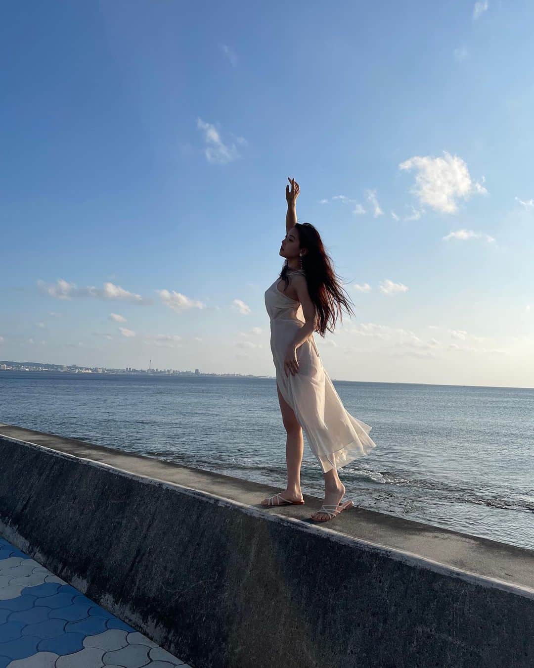 白間美瑠さんのインスタグラム写真 - (白間美瑠Instagram)「景色が最高過ぎました✨ 水面に映る空が素敵 #週プレ　#オフショット　#素敵景色　#おすそわけ」6月17日 16時06分 - shiro36run