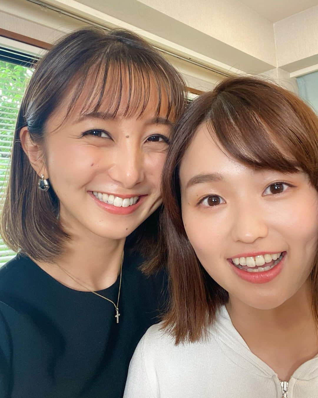 近藤夏子さんのインスタグラム写真 - (近藤夏子Instagram)「.   ちょっと前にりなとYouTubeを撮りました🤍 やっぱり独特な世界を持ってるりな 面白すぎたー😍  お楽しみに🧡  今夜24:20〜 #ジロジロ有吉 😳 @ariyoshijapon  オフロードジムニーのhow to✨  　  明日は 06:00〜　#木梨の会　 17:00〜　#要潤のmagichour  18:30〜　#SoundInnS @soundinns  0:30〜　S☆1 @tbstvs1   見て聴いてください💗  　 　 #同期 #ゆるちゃん　 #TBSラジオ #TBSスポーツ  #TBSアナウンサー #近藤夏子　#篠原梨菜」6月17日 18時42分 - kondokako0804