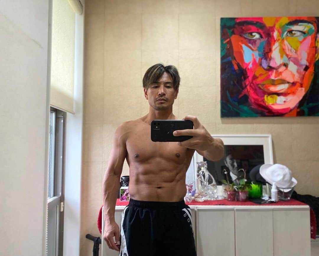 魔裟斗さんのインスタグラム写真 - (魔裟斗Instagram)「筋肉年齢28歳！ #魔裟斗」6月17日 18時54分 - masato.official