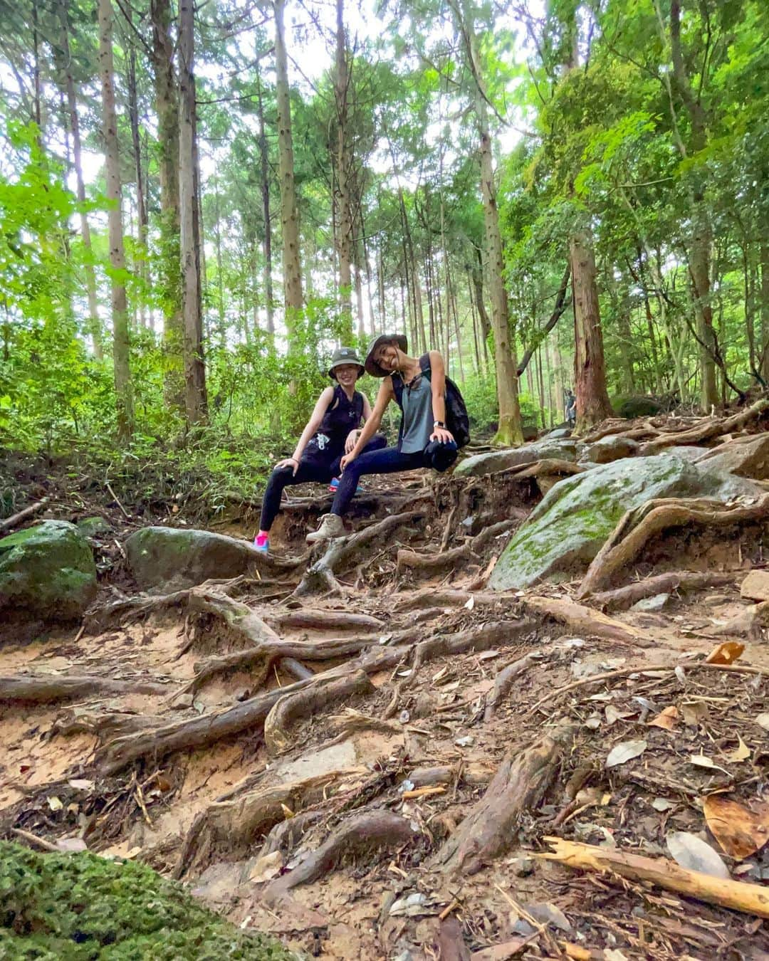 SÜMIREさんのインスタグラム写真 - (SÜMIREInstagram)「. 去年から一緒に登山を始めたかおちゃん🌼 筑波山は想像以上にハードで励まし合いながら なんとか登頂できた😂 来年は一緒に富士山登るのが目標なんだ😆🗻 . #山登り#筑波山#筑波山登山#登山 #山#山ガール#茨城#自然#休日の過ごし方  #mountains#hiking#climbing#japan」6月17日 19時07分 - 12_sumiregram_26