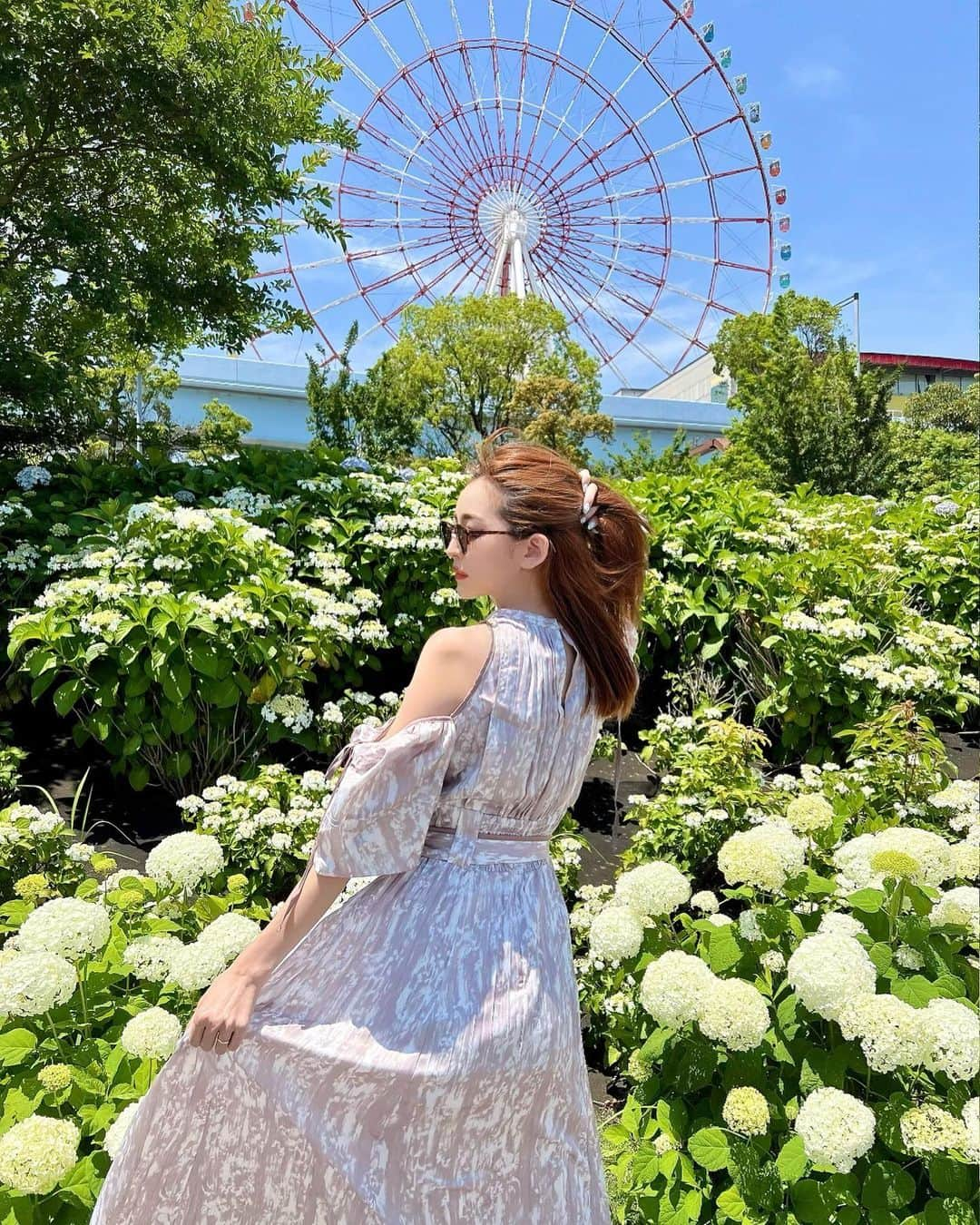 杉山佳那恵さんのインスタグラム写真 - (杉山佳那恵Instagram)「@bloomin_official  今日発売の可愛いマキシワンピ着て みんなでお台場行って来た時の🥰🧡  アジサイいっぱいめっちゃ綺麗やった〜✨  このワンピ歩くと裾がヒラヒラ系で 可愛いすぎる！めっちゃお気に入りっ🧡  #bloomin#onepiece#マキシワンピース#fashion#ootd#newarrivals」6月17日 19時48分 - kanaxxy_0421