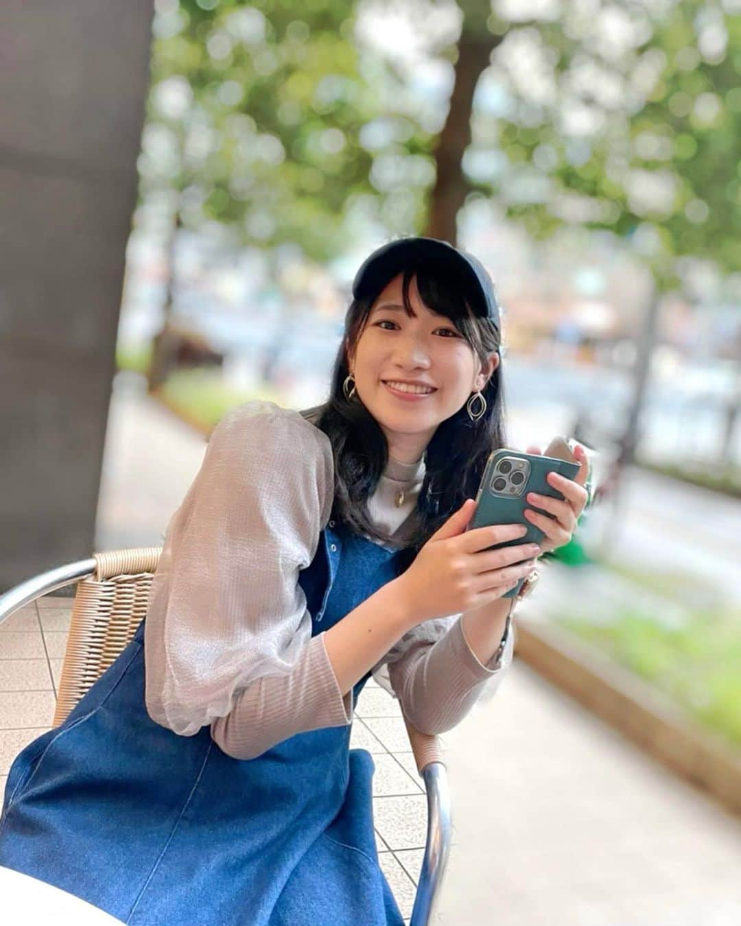 加藤一華さんのインスタグラム写真 - (加藤一華Instagram)「. ☕️☕️☕️  学生時代語り合いたいときは ドリンクバー集合！だったのに 今じゃカフェ☕️🌿🫰  大人になったね🫠しみじみ💭  #キャップコーデ  #ootd #飲んだのはもちろん #カフェラテ」6月17日 22時55分 - ichika_kato