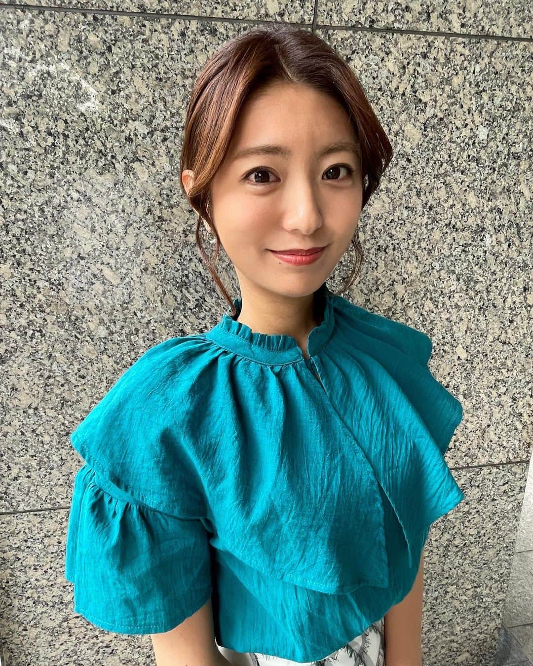 白戸ゆめのさんのインスタグラム写真 - (白戸ゆめのInstagram)「👗 . #東京インフォメーション #衣装 . 衣装と髪型が合ってると それだけでも気分が上がるから不思議🥺 今週もお疲れ様でした💕」6月17日 23時51分 - yumeno.s_