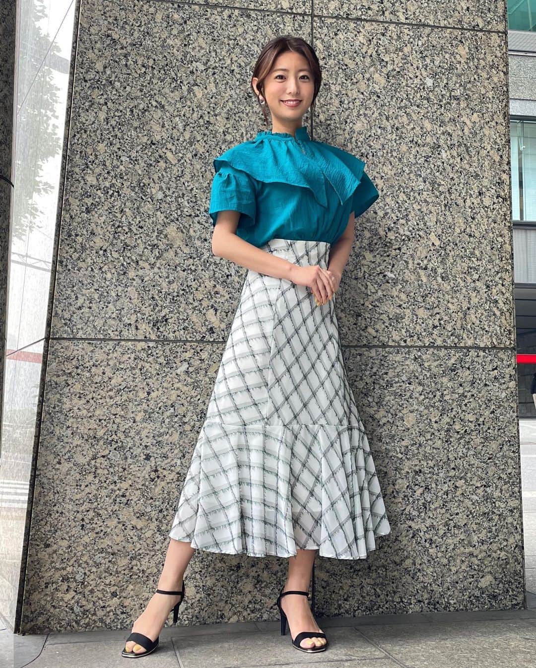 白戸ゆめのさんのインスタグラム写真 - (白戸ゆめのInstagram)「👗 . #東京インフォメーション #衣装 . 衣装と髪型が合ってると それだけでも気分が上がるから不思議🥺 今週もお疲れ様でした💕」6月17日 23時51分 - yumeno.s_