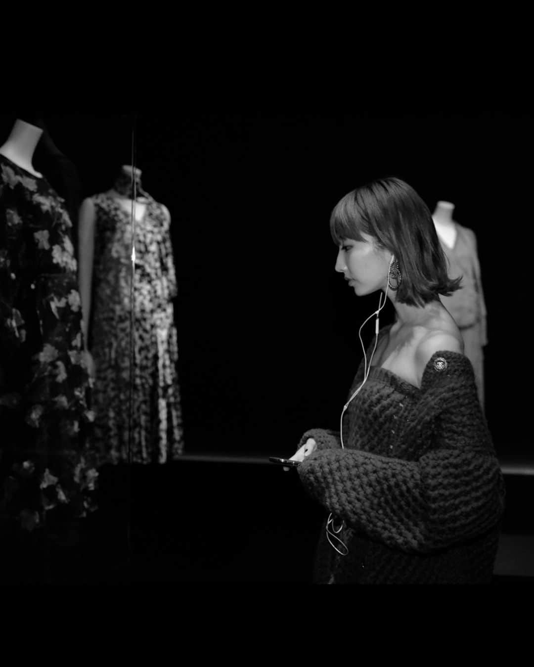 飯島望未さんのインスタグラム写真 - (飯島望未Instagram)「GABRIELLE CHANEL MANIFESTE DE MODE. 三菱一号館美術館にて 6/18から9/25まで。  #chanelexhibition @chanelofficial」6月18日 13時04分 - nozo0806