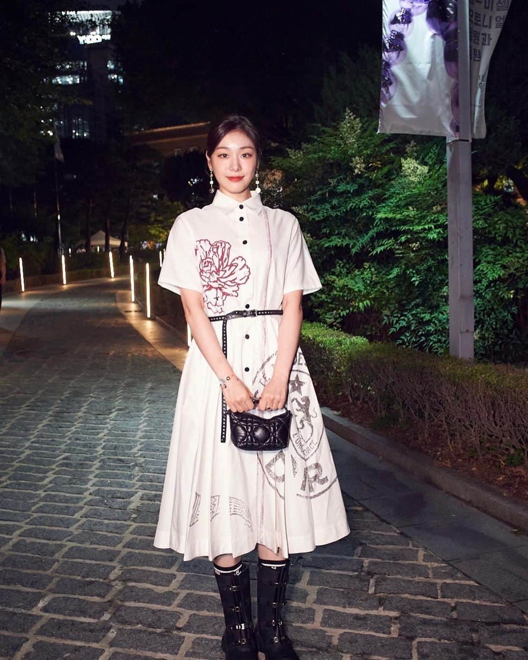 キム・ヨナさんのインスタグラム写真 - (キム・ヨナInstagram)「크리스챤 디올 뷰티가 공식 후원하는 <장-미셸 오토니엘 @othoniel_studio 의 정원의 정원>의 한국 전시를 축하합니다👏🏻🔮💐」6月18日 16時41分 - yunakim