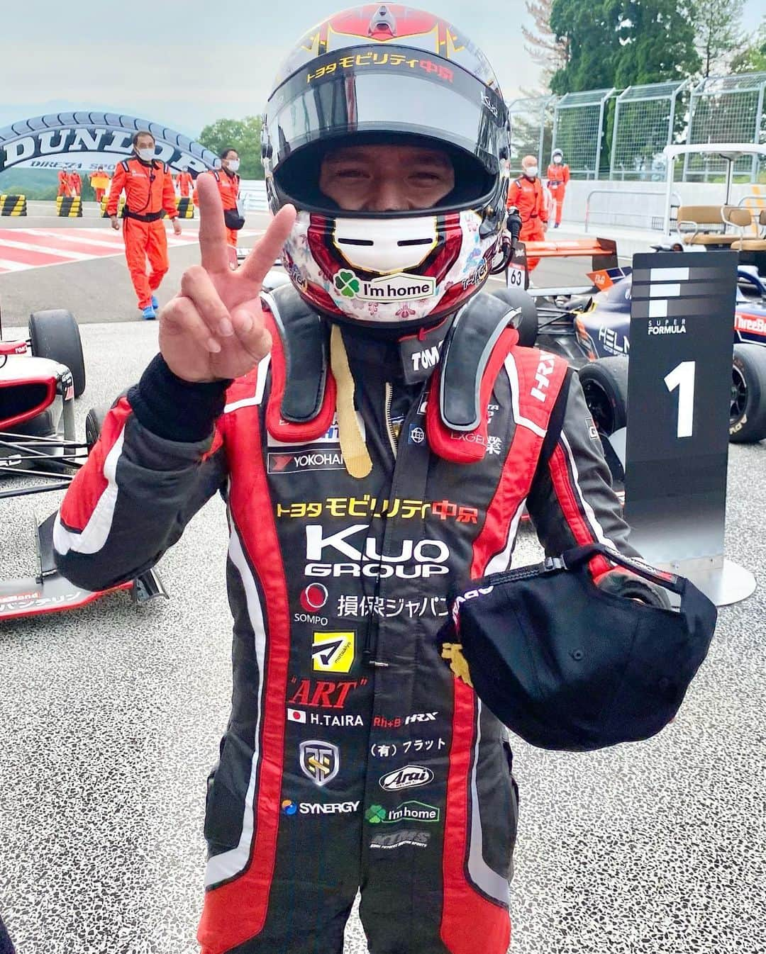 吉美あやさんのインスタグラム写真 - (吉美あやInstagram)「SUPER FORMULA Rd.5😈✨  【予選結果】  36号車15番手 37号車4番手  応援ありがとうございます🙏💐 決勝の追い上げに期待しましょう🔥  SFLでは37号車小高選手優勝🏆 38号車平良選手2位🥈と トムスワンツーでした👏🏻🍾✨  平良選手は去年から 担当させて頂いてるので より嬉しいです💐✨ おめでとうございます🎉  今日は本当に暑かった！🥵🔥 現地参戦の方々も水分を沢山とって ゆっくり休んで下さいね🫶✨  #tomsracing #sformula #selfie #셀카 #셀스타그램 #소통 #촬영 #레이싱모델 #모델 #일본여자 #japanesegirl #followme #レースクイーン #RQ #吉美あや #モデル #ポートレート #写真好きな人と繋がりたい #ファインダー越しの私の世界 #photography #pic #picture」6月18日 17時47分 - aya_yoshimin