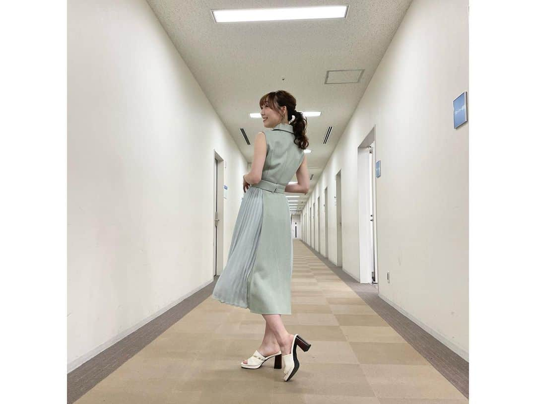 須田亜香里さんのインスタグラム写真 - (須田亜香里Instagram)「私の人生が終わったところから始まる走馬燈委員会のコーナー。 BSフジ 6月19日(日)再放送！ そのあと配信もあると思います🫶  東京03さんが天才すぎて一緒に振り返る人生が楽しすぎました👼🏻 特に足が臭い話がお気に入り(笑)  #須田亜香里衣装 #東京03inunderdogs  #ブランチショッピング」6月18日 22時21分 - akarisuda