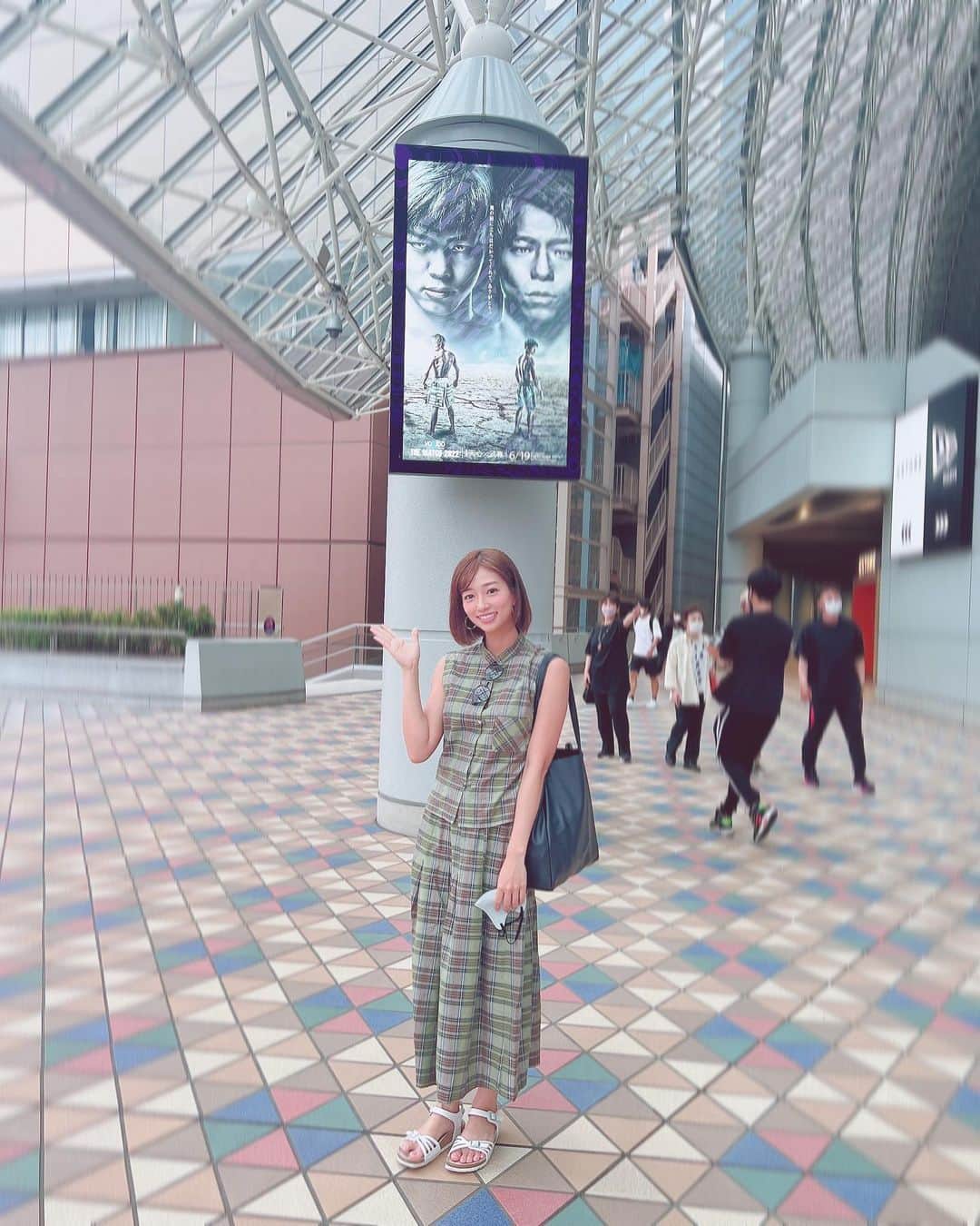 大貫彩香さんのインスタグラム写真 - (大貫彩香Instagram)「いよいよ明日です🔥  本日は東京ドームにてラウンドガールもリハーサルをさせて頂きました。  世紀の一戦のこの機会にラウンドガールを務めさせて頂けること、とても光栄です。選手の皆様の応援を宜しくお願いいたします✨ 楽しみです！！！！！！！  皆様お見逃しなく🔥  #Yogibo presents #THEMATCH2022  【📢お知らせ】 🕚11:00 開場 🕧12:30 オープニングファイト（那須川龍心vs大久保琉唯）開始 🕐13:00 オープニングセレモニー 終了後に第1試合（鈴木真彦vs金子晃大）を開始  ⚠再入場は不可となります。  #ABEMA 独占中継▷abe.ma/3mnrkZu  #THEMATCH2022 #天心武尊 さん #RISE #k1wgp」6月18日 22時44分 - sayaka_oonuki