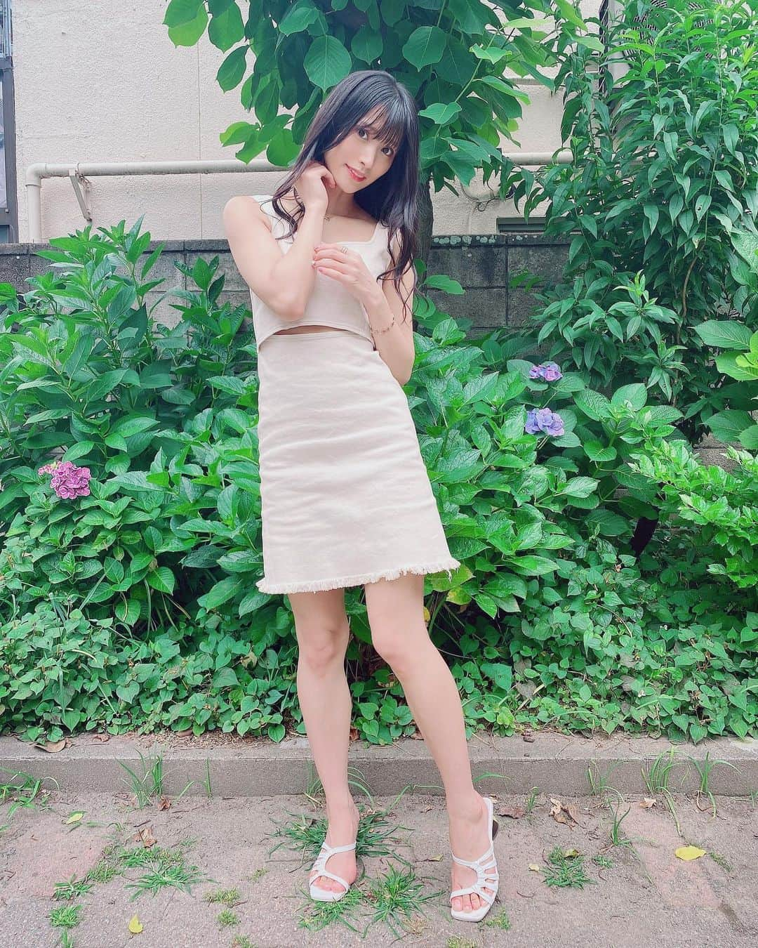 根岸愛さんのインスタグラム写真 - (根岸愛Instagram)「👗🌸👗 . 昨日のお洋服全身💃 腹チラするワンピース👗💕 でも出過ぎないから ご飯食べても安心だよ🤭 #ootd #fashion #emoda #murua #markstyler #onepiece  #私服 #ねぎ私服 #ねぎしふく #夏服」6月19日 7時54分 - negishiai927