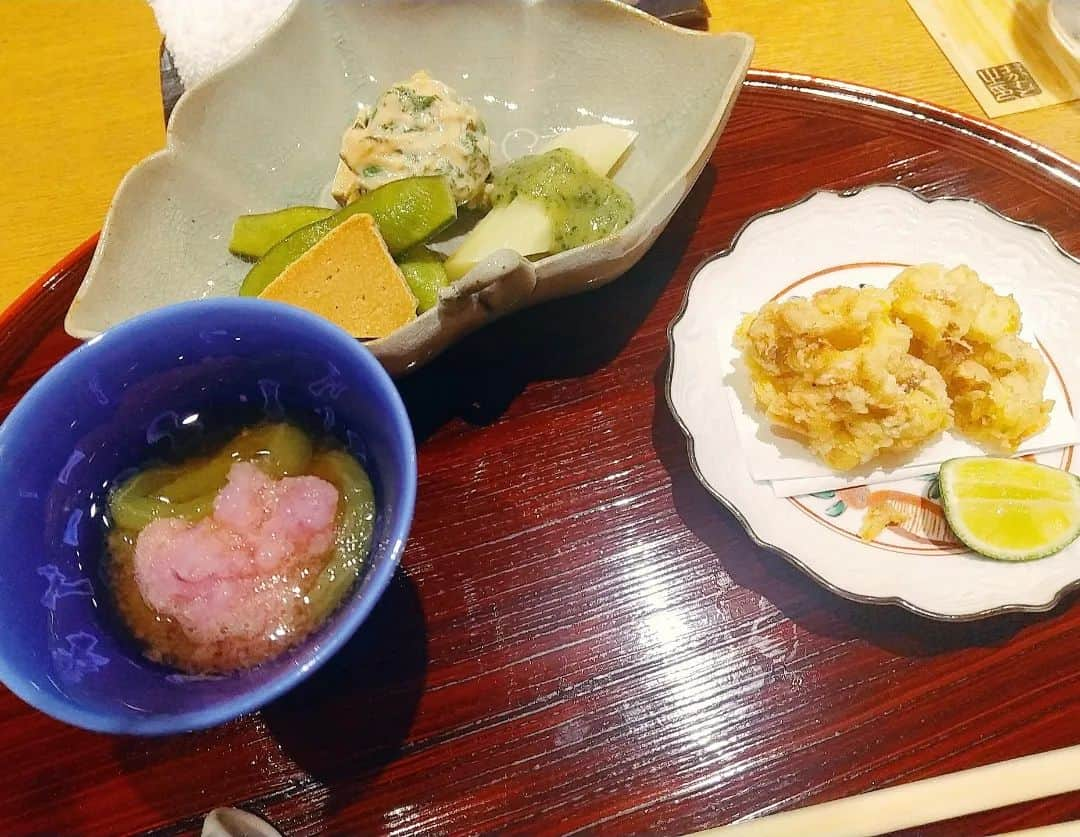 松坂南さんのインスタグラム写真 - (松坂南Instagram)「幸せなひととき✨  和食は好きですね、やっぱり☆  食材と器とのバランスも素敵〜🎵  #love  #和食 #ilovejapan  #japanesefood」6月19日 8時51分 - minami_matsuzaka