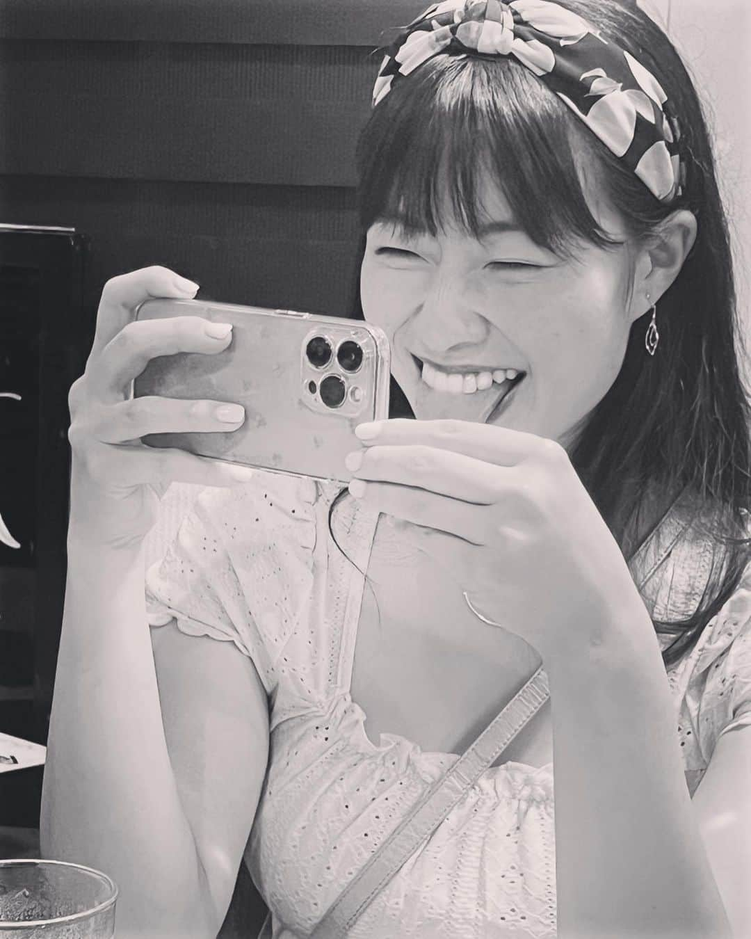 小田飛鳥さんのインスタグラム写真 - (小田飛鳥Instagram)「岡山に行くと、皆が「おかえり」って言ってくれるの、🥹嬉し過ぎるね💐 まずは私が日本で一番美味しいと思ってる #焼肉マンボ さん、夜はまーちゃんで宴会🥳 も〜みんな大好きだよ〜〜なんてナイスなの〜〜そんな皆を今回はコダックで撮りまくります🥰 #ただいま #来岡 #岡山 #okayama」6月19日 9時30分 - asuka_oda_0320