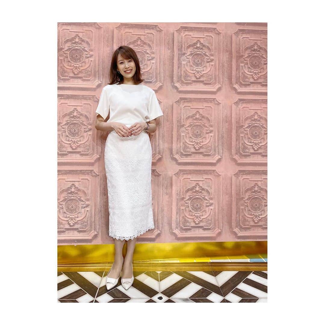 良原安美さんのインスタグラム写真 - (良原安美Instagram)「🫧 ⁡ サンジャポ、 本日も有難うございました🐇 ⁡ ⁡ 久々真っ白を着て、 白いスーツでジャーナリストを していた頃を思い出しました🤫 ⁡ ⁡ トップス ELENDEEK スカート BOSCH ⁡ ⁡ #サンジャポ #衣装 #TBS か#BTS か #違うベクトルでどちらも好きです ⁡#ARMYゴ」6月19日 13時13分 - yoshiharaami