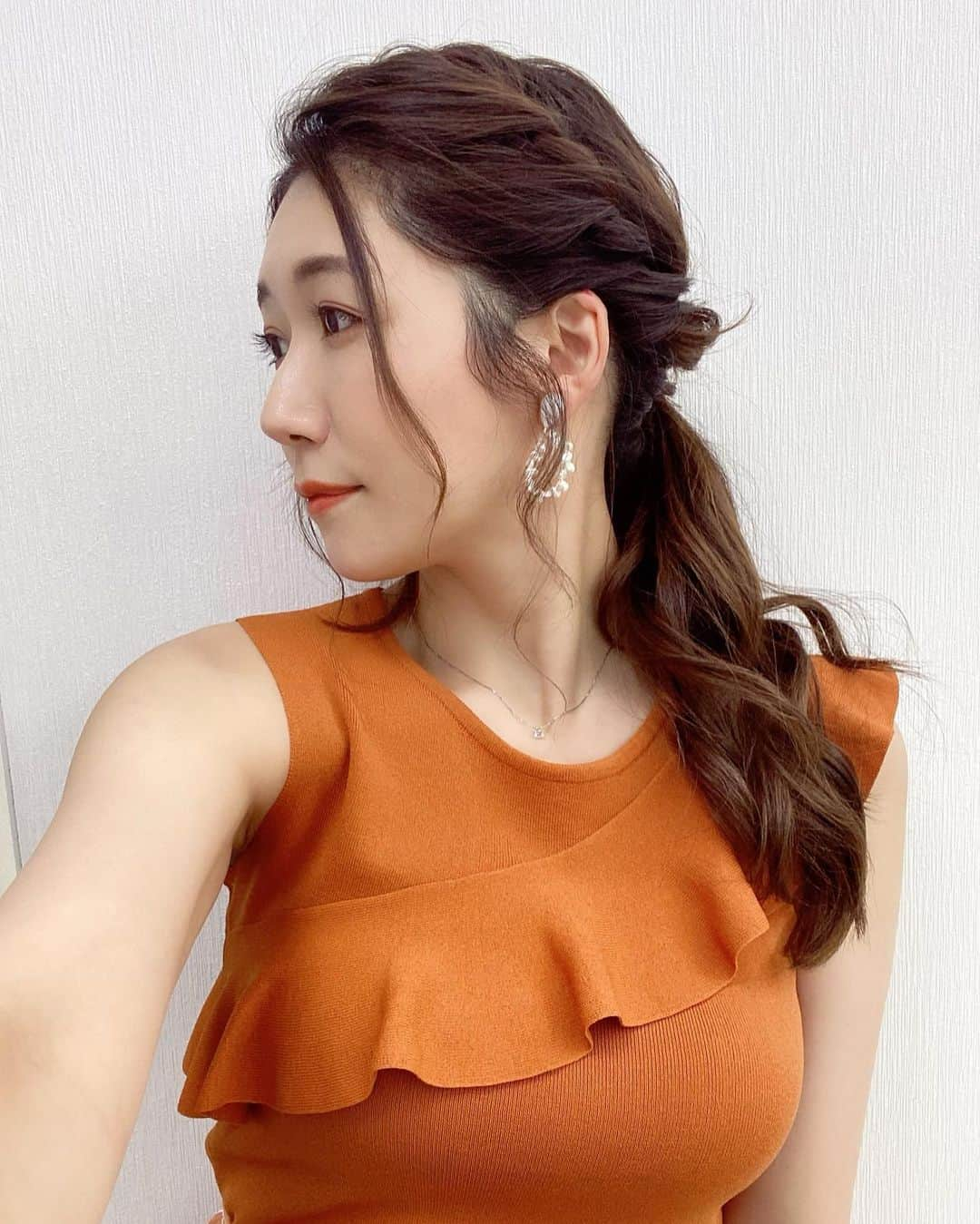 穂川果音さんのインスタグラム写真 - (穂川果音Instagram)「hairstyle  ローポニー♪  暑い日は首回りをスッキリさせたくなりますよね〜  earring→ @e_l.byloretta」6月19日 15時20分 - hokawakanonn