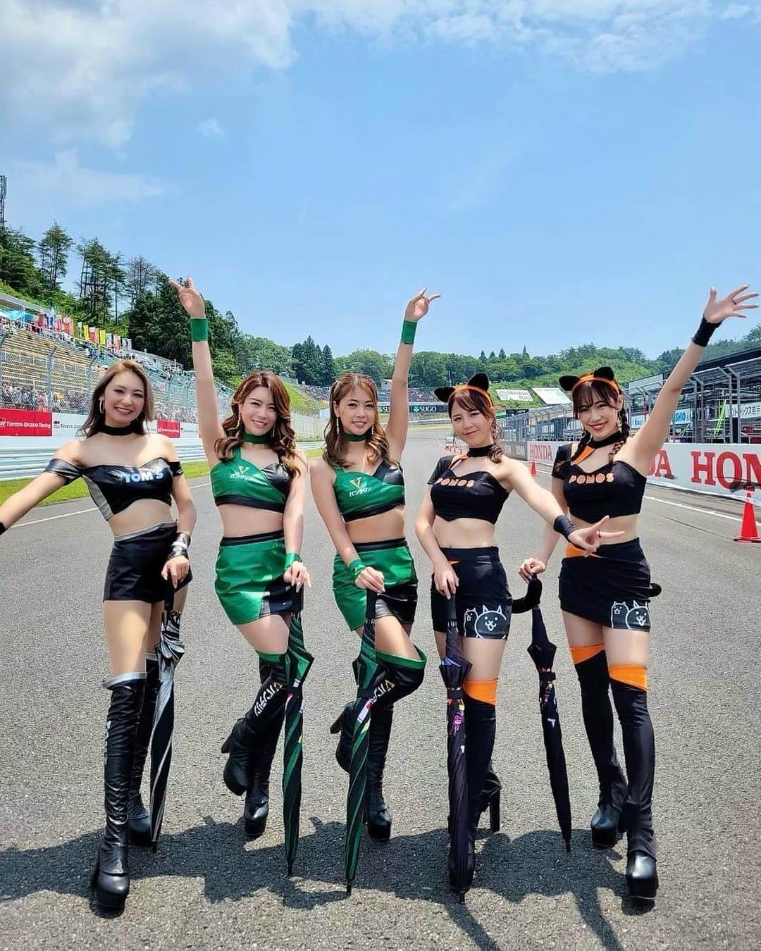 吉美あやさんのインスタグラム写真 - (吉美あやInstagram)「SUPER FORMULA Rd.5  36号車アレジ選手✨13位 37号車宮田選手✨6位  沢山の応援ありがとうございました💐 とても悔しいレースでしたが、 事故なく無事に完走できてよかったです🏎💚  SUPER FORMULA Lights Rd.12  37号車 小高選手1位🥇 38号車 平良選手2位🥈 35号車 野中選手3位🥉 36号車 古谷選手4位🏅  TOM'Sが1-2-3-4で表彰台独占しました🥳🎉 13年ぶりみたいです👏🏻👏🏻👏🏻 おめでとうございます🎊  とっても暑い2日間、 現地のみなさまもお疲れ様でした💓 次戦も応援よろしくお願いします！🫶  #tomsracing #sformula #sflights  #selfie #셀카 #셀스타그램 #소통 #촬영 #레이싱모델 #모델 #일본여자 #japanesegirl #followme #レースクイーン #RQ #吉美あや #モデル #ポートレート #写真好きな人と繋がりたい #ファインダー越しの私の世界 #photography #pic #picture」6月19日 17時03分 - aya_yoshimin