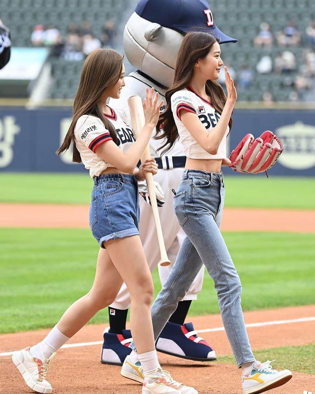 チャン・ウォニョンさんのインスタグラム写真 - (チャン・ウォニョンInstagram)「wonyo second baseball game since 2018 😭🥹  #IVE #JANGWONYOUNG #WONYOUNG #LOVEDIVE #아이브 #장원영 #원영」6月19日 19時18分 - wonyoung__ive