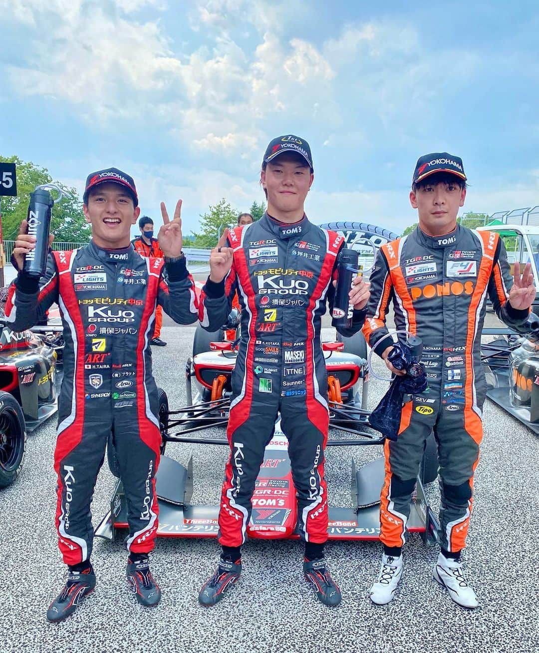 霧島聖子さんのインスタグラム写真 - (霧島聖子Instagram)「SUPER FORMULA Rd.5 SUGO🏁 決勝レースお疲れ様でした‼️  Kuo VANTELIN TEAM TOM’S 36号車 ジュリアーノ選手は13位 37号車 宮田選手は6位  でチェッカーを受けました🏁 表彰台まで惜しかったのですが 37号車は着実にポイントGETです❤️‍🔥  SUPER FORMULA LIGHTS Rd.12 決勝では なんとなんとTEAM TOM'Sが1-4位でフィニッシュ！  表彰台独占となりました🏆  優勝🥇37号車 小高選手  2位🥈38号車 平良選手 3位🥉35号車 野中選手(PONOS Racing TOM'S320) 4位🏅36号車 古谷選手  おめでとうございます❣️  2日間応援してくださった皆様 会いに来てくれた方々 どうもありがとうございました✨ 次は7/16-17の富士でお会いしましょう🗻🐈‍⬛  #スワイプしてね #SF #SFormula #SUPERFORMULA #tomsracing #kuovantelinteamtoms #36号車 #37号車  #toms #sugo #スワイプしてね #レースクイーン #スポーツランドSUGO #racequeen #SUPERFORMULALIGHTS」6月19日 20時32分 - seiko_kirishima