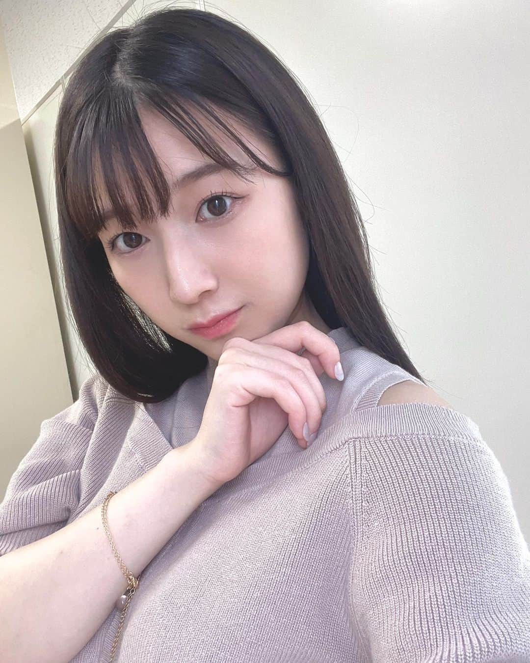 安部若菜さんのインスタグラム写真 - (安部若菜Instagram)「今日も暑かったね〜🫠  #肩出し#mischmasch #ミッシュマッシュ #ブレスレット #shein購入品」6月19日 21時48分 - _wakapon_