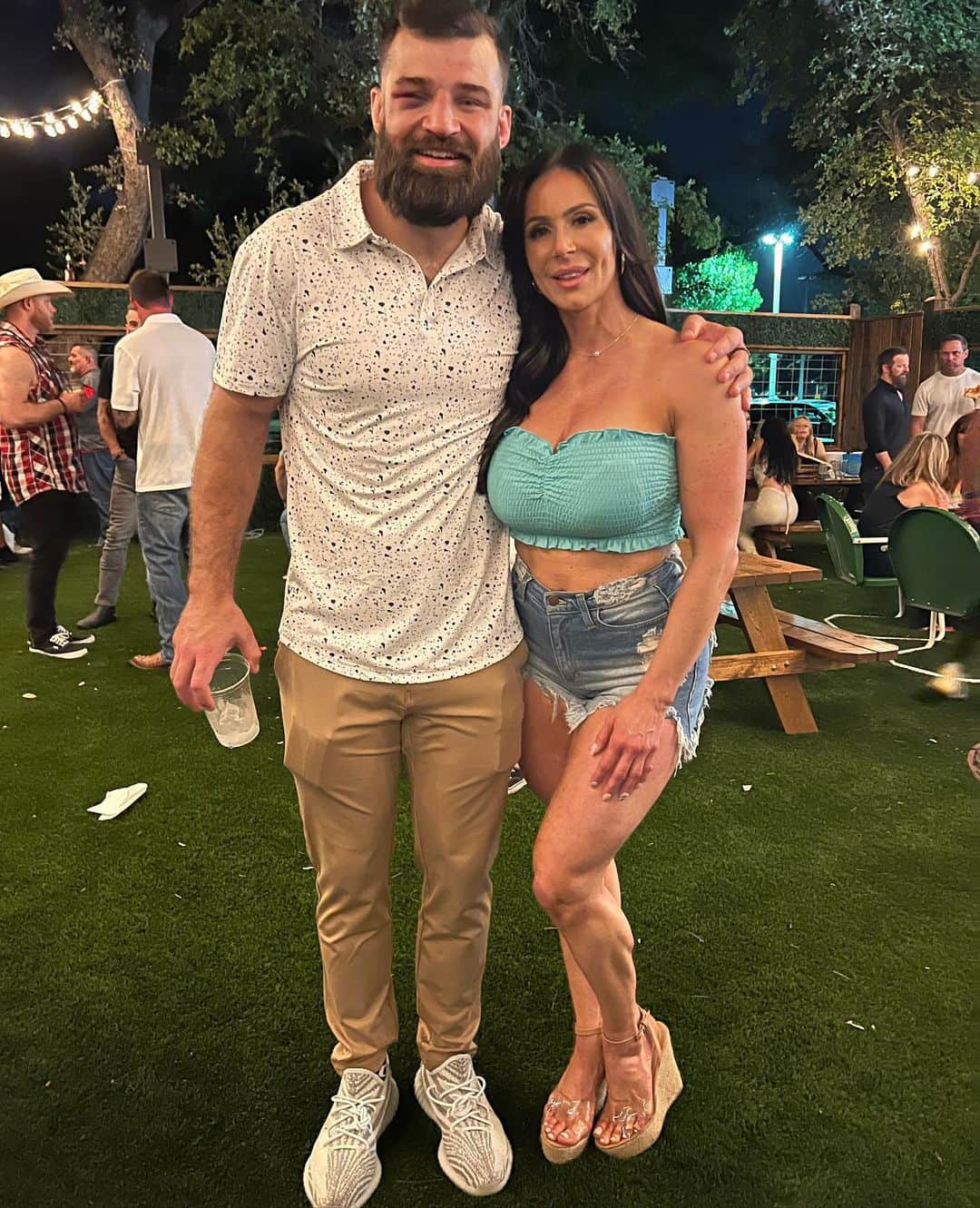 Kendra Lustさんのインスタグラム写真 - (Kendra LustInstagram)「#Austin #Texas was fun with friends @jaimecleary @therealjohnnycastle & getting to see @jmarquezmma #ufc #ufcaustin & with who Julian calls #professorx」6月20日 4時36分 - kendralust