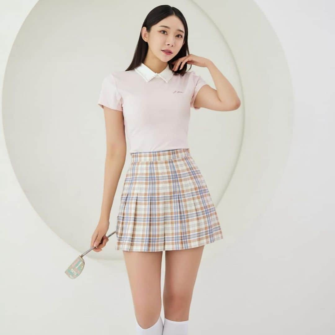 J.JANE JAPANさんのインスタグラム写真 - (J.JANE JAPANInstagram)「. New arrivals 〜Summercollection ❤︎ .  ●Tops  Pearl collar T-shirt（Pink）  ●Bottoms  Check Skirt (Beige)  @j.jane_japan  . .  🇯🇵 https://www.j-jane.jp  --------------------------------------------- #golf#골프 #ゴルフ#golfwear #j_jane #j_jane_golf #スポーツ#golfswing #ドライバー#アイアン#golf#fashion#韓国ファッション#ゴルフ好き#golfing#golfer #ゴルフウエア #ゴルフスイング#ゴルフ女子#ゴルフ男子#トレーニング#ゴルフ部#ゴルフ部」6月20日 9時21分 - j.jane_japan