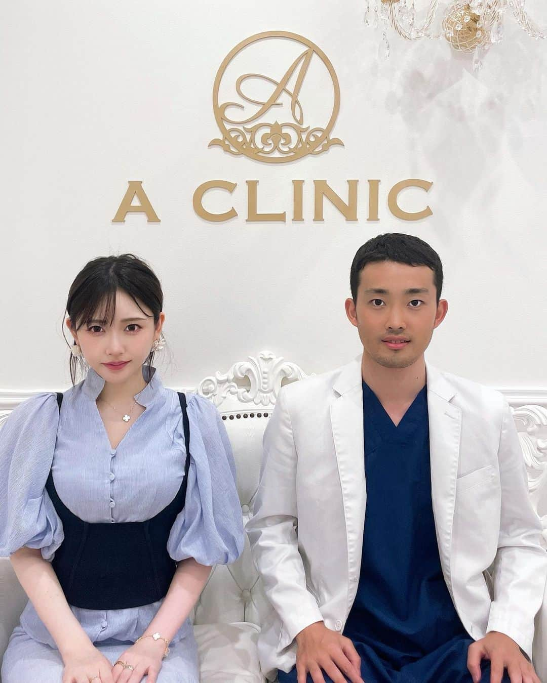 RINKAさんのインスタグラム写真 - (RINKAInstagram)「🐰🤍🤍 . 昨日 Aクリニック銀座院　@a_clinic_ginza  で 片桐先生　@aclinic_katagiri  に 2回目のAスレッドしてもらったよ👶🏻🤍 . 左がafter写真なんやけど相変わらず一目瞭然。 . 頬、口元、顎のたるみが かなりスッキリして嬉しい🐭🤍 . 何度しても鏡見た時感動🪞🐰🤍 . する前はどきどにで怖かったけど 正気麻酔と局部麻酔を丁寧にしてくれて 施術中も足をトントンとしてくれてて 痛みもなくすごく安心できました🐻‍❄️🤍 . ほんとにやってもらってよかった。 悩みがまた一つ減りました♡ . 綺麗にしてくれて 感謝の気持ちでいっぱいです☺️ .  #aスレッド #糸リフト #aclinic #aclinic銀座 #aclinic横浜 #aclinic新宿 #aclinic名古屋 #aクリニック #エークリニック#美容 #小顔 #美肌  #リフトアップ #美容外科 #美容皮膚科 #美容クリニック#片桐大佑」6月20日 17時03分 - rinka.716