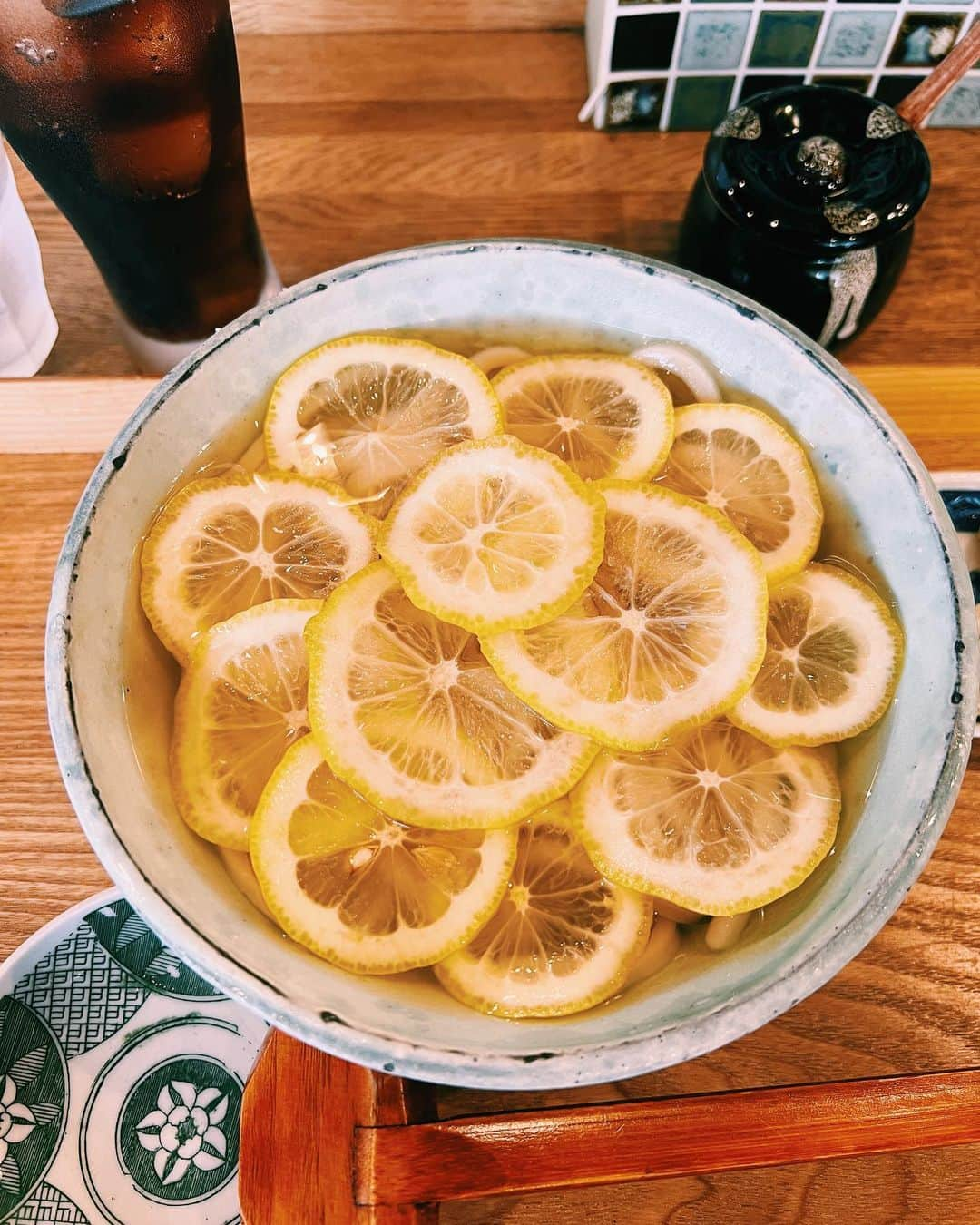 みきでりさんのインスタグラム写真 - (みきでりInstagram)「川越散策day🐰🍠💗💠 お芋のパフェが美味しすぎた！！！ 風鈴まつりだと思って行ったら 風車？だったけどそれもよかった🎐 川越ってほんと美味しいもの多すぎて 胃袋のキャパが圧倒的に足りない！！笑 また川越いきたいたぁ〜〜💗💗💗 ㅤ ㅤ ㅤ ㅤ ㅤ ㅤ #川越 #川越観光 #川越食べ歩き #川越グルメ #川越カフェ #川越ランチ #川越氷川神社 #芋 #芋スイーツ #向日葵 #おみくじ #紫陽花 #ブルーヘア #ブルーカラー #ブルーグレー #ハイトーンボブ #ボブ　#ボブヘア #ボブスタイル #高級芋菓子しみず」6月20日 17時55分 - mikidelicious