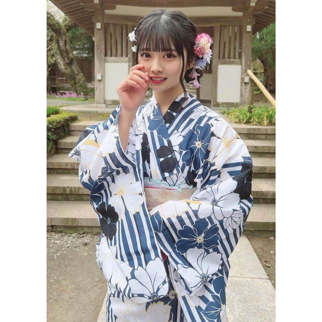 実熊瑠琉さんのインスタグラム写真 - (実熊瑠琉Instagram)「［ご報告］ なんと今年の［イオンのゆかた］に出演させていただいてます👘✨  浴衣での撮影は初めてだったので新鮮だったなあ〜😋 撮影はとっても楽しかった✨😌  もえたんとイオンのゆかた着て「エモ浴衣ポーズ」してみた〜！🫶小顔ポーズ！みんなも浴衣着てやってみてね！👘  #イオンのゆかた　#エモ浴衣ポーズ　#シミラールック #pr」6月20日 20時11分 - ruru_mikuma