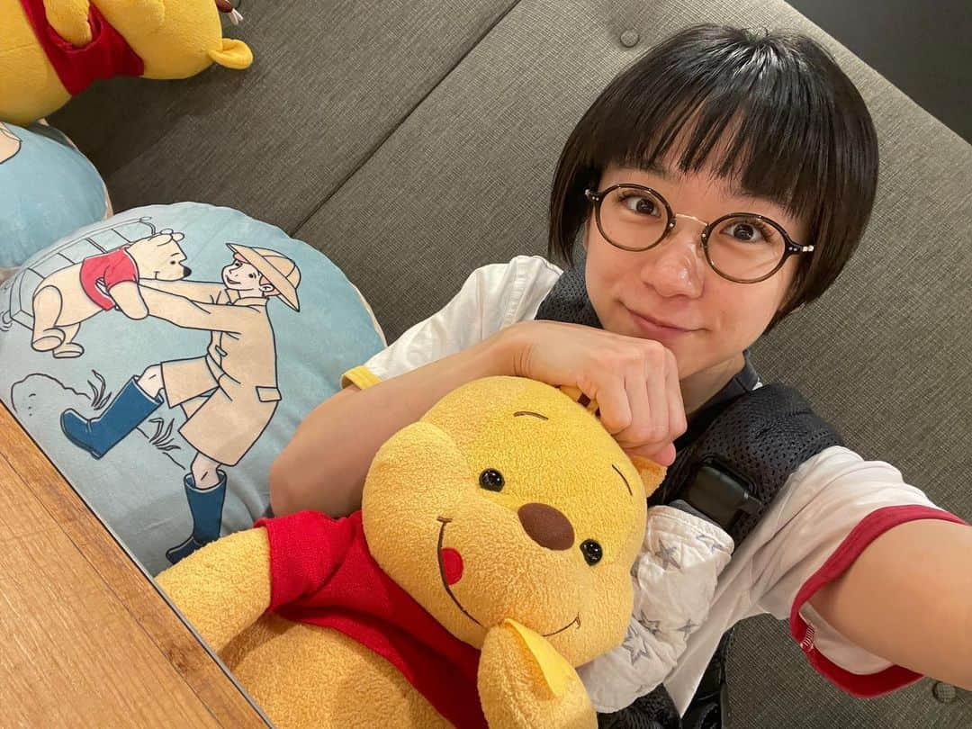 時東ぁみさんのインスタグラム写真 - (時東ぁみInstagram)「小さい頃から大好きなプーさん♡ ・ グッズやぬいぐるみを集めることは卒業したけど、期間限定でやってる“くまのプーさんカフェ”には行っちゃった♡ ・ 可愛いメニューたくさん！ ベーグルを勢いよく食べたら、口も手も大変なことにwww swipe→最後 ・ #時東ぁみ #くまのプーさんカフェ #くまのプーさん #プーさん #winniethepooh #pooh #新宿 #shinjuku #期間限定 #カフェ #ベーグル #ランチ #lunch #ピグレット #ティガー #イーヨー #ラビット #ガンガー #ルー #オウル #ゴーファー #クリストファーロビン #大好き #アクリル板越し」6月20日 20時14分 - amitokito