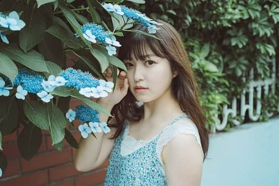 野崎奈菜さんのインスタグラム写真 - (野崎奈菜Instagram)「⁡ 紫陽花にいるカタツムリの粘液を触れると かぶれることがあるみたいです🐌 こんなに顔つけちゃって、良かったいなくて。笑 ⁡ ⁡ ⁡ 📷　@shinyaaaa_0518」6月20日 20時58分 - lunelapin_na7