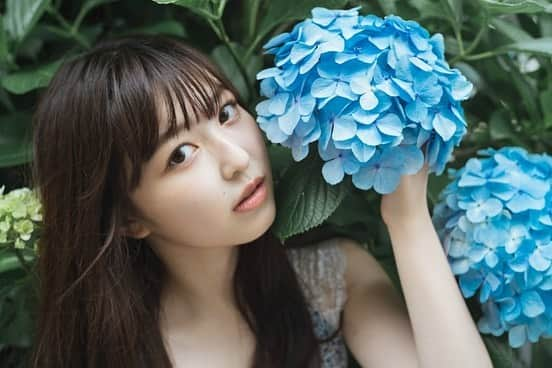 野崎奈菜さんのインスタグラム写真 - (野崎奈菜Instagram)「⁡ 紫陽花にいるカタツムリの粘液を触れると かぶれることがあるみたいです🐌 こんなに顔つけちゃって、良かったいなくて。笑 ⁡ ⁡ ⁡ 📷　@shinyaaaa_0518」6月20日 20時58分 - lunelapin_na7