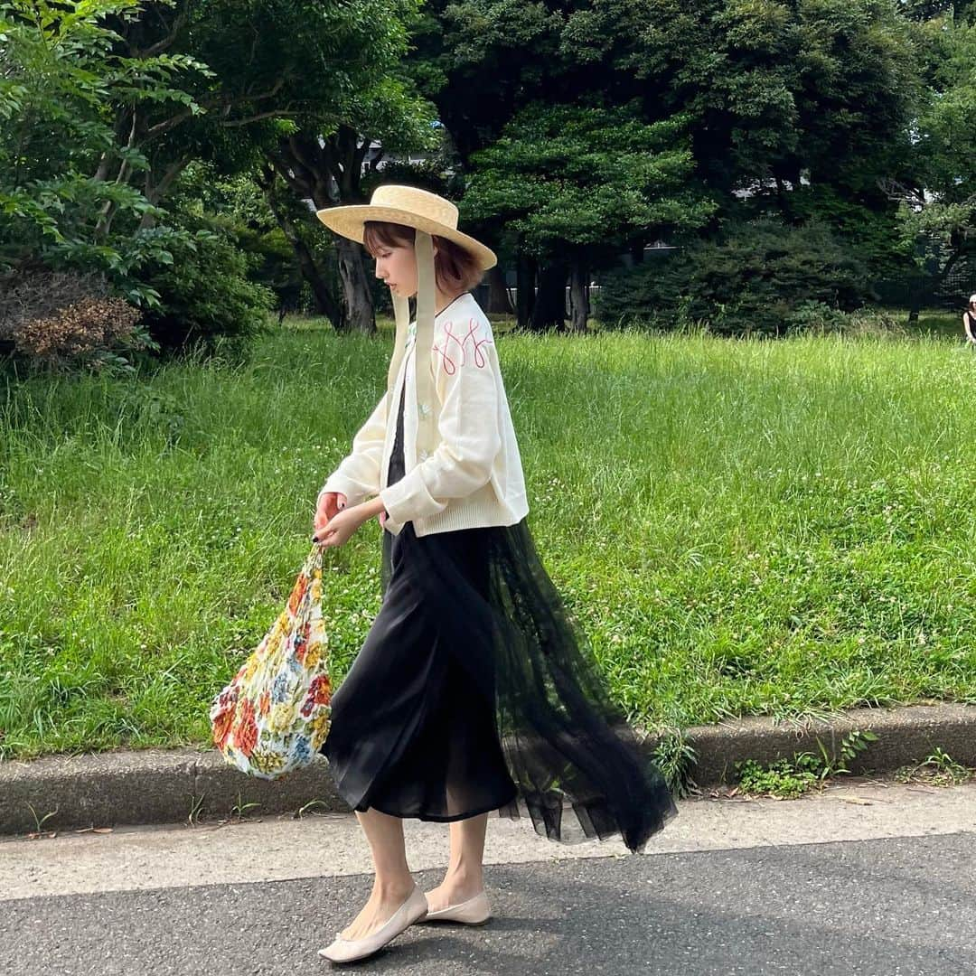 飯島望未さんのインスタグラム写真 - (飯島望未Instagram)「Straw hat & summer cardigan by @foxco_kaori  Black dress @chikakisada」6月20日 22時06分 - nozo0806