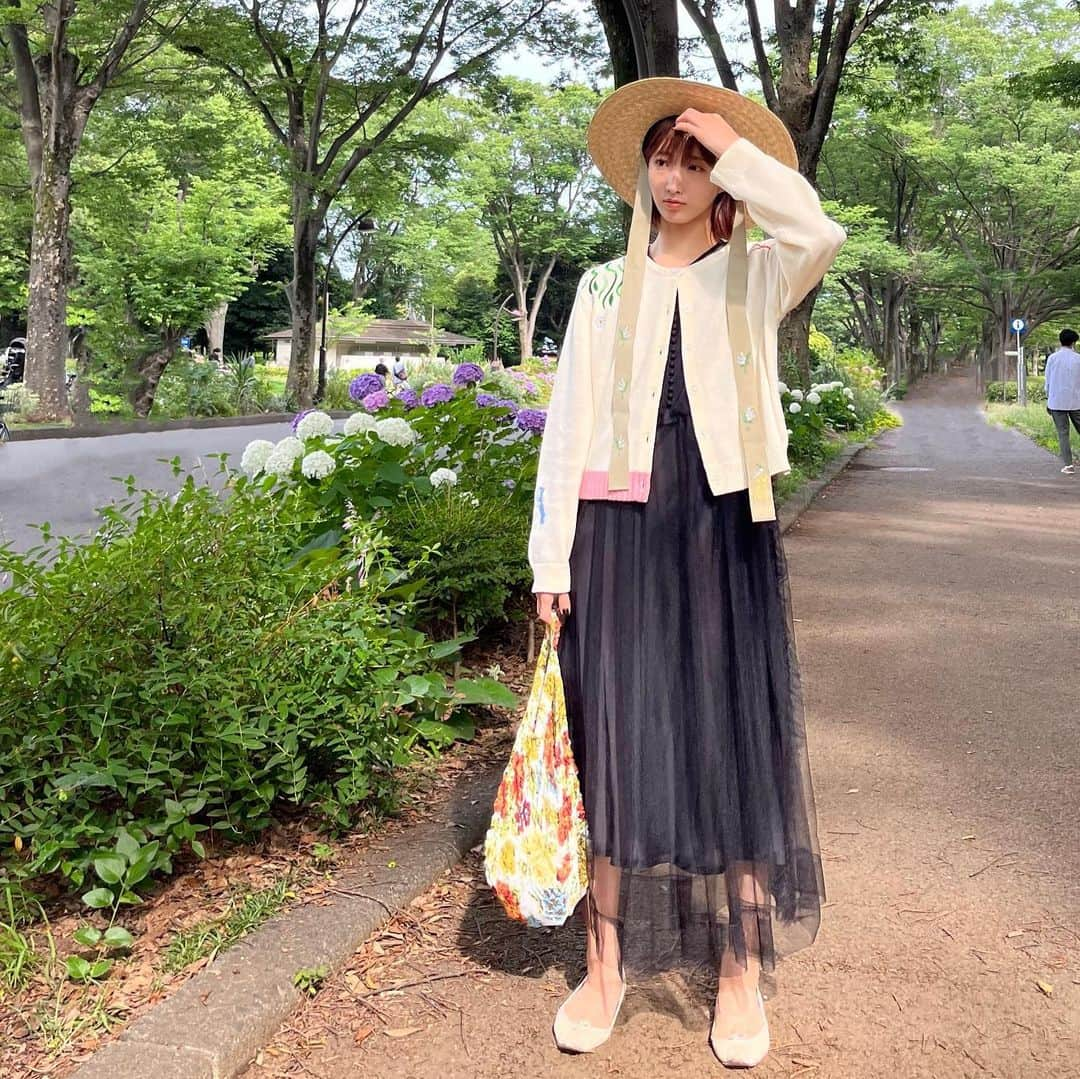 飯島望未さんのインスタグラム写真 - (飯島望未Instagram)「Straw hat & summer cardigan by @foxco_kaori  Black dress @chikakisada」6月20日 22時06分 - nozo0806