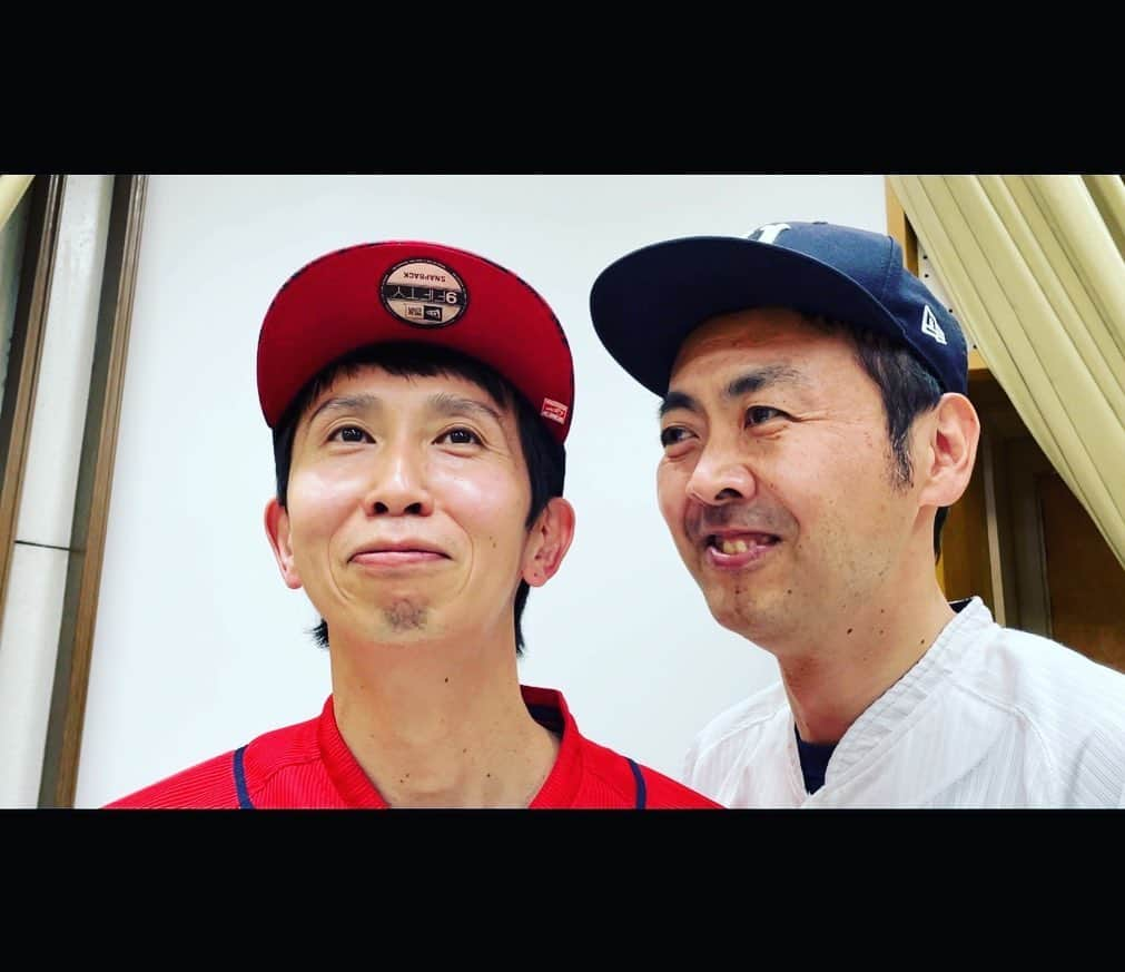 田中卓志さんのインスタグラム写真 - (田中卓志Instagram)「先日の99人の壁の賞金を使ってマツダスタジアムに映像広告を出すことになりました。アンガールズのカープ応援ラジオカーティストの宣伝広告です！ 映像広告は6/23から8月の間、マツダスタジアムで行われる18試合で放映されます。とりあえず 【6月の予定】 6/23(木)阪神戦2回裏 6/28(火)ヤクルト戦2回表 6/29(水)ヤクルト戦1回裏 6/30(木)ヤクルト戦7回 現地に行く人は要チェック！！これで カープ連敗ストップじゃ！がんばれ！ #アンガールズ #カープ」6月20日 22時55分 - ungirls_tanaka