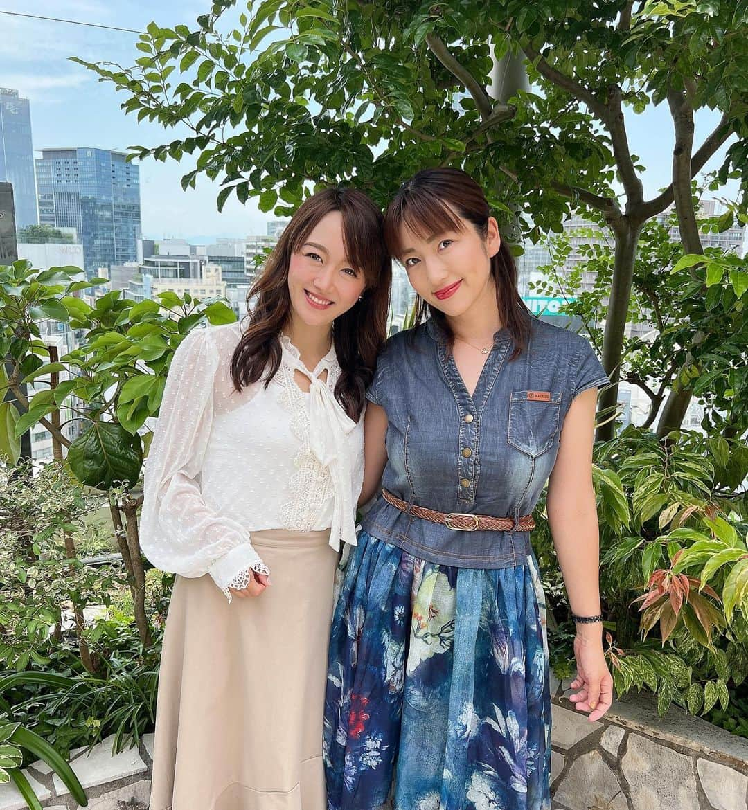 庄司ゆうこさんのインスタグラム写真 - (庄司ゆうこInstagram)「なっちゃんとみきちゃんとアフタヌーンティー❤️ 初の3人で話す事盛り沢山で楽し過ぎたぁー✨ はるぴょんが着ているお洋服は @manahosokawa 細川真奈ちゃんプロデュースの @chene.na_knit シェヌっていうブランドなんだけど可愛いベビー服がいっぱいなので是非チェックしてみてね❣️ ちなみに私のワンピースは @spicaglow スピカグローのだよ✨ ここのワンピース大好きでよく買ってる🌟夏服は可愛いワンピいっぱいだから嬉しいな❣️ #アフタヌーンティー#アフティ#渋谷#子供服#ベビー服#男の子ベビー #男の子ママ#生後4ヶ月#赤ちゃんのいる生活」6月21日 0時33分 - yuko.shoji