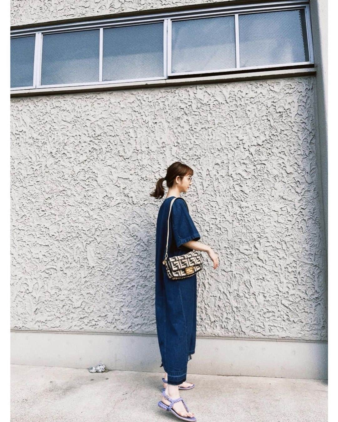 佐々木希さんのインスタグラム写真 - (佐々木希Instagram)「私服。 デニムワンピで カジュアルコーデ。💙  one-piece #iNtimite bag #fendi eyewear #iNtimitebyEYEVAN shoes #GianvitoRossi」6月21日 15時18分 - nozomisasaki_official