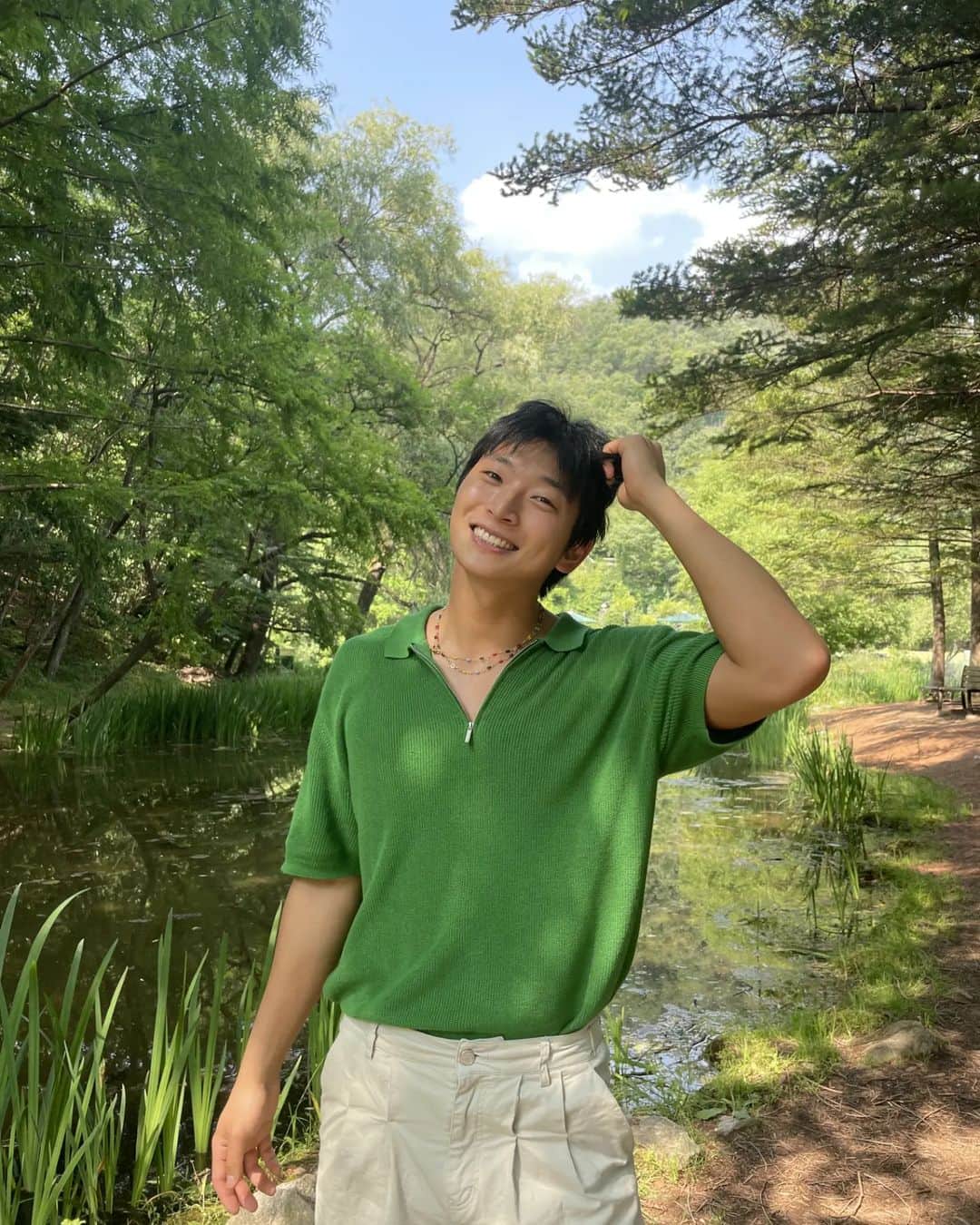 ジヌン さんのインスタグラム写真 - (ジヌン Instagram)「머리가 맘에 안들어 쥐어 뜯는 중💚」6月21日 18時58分 - jinwoon52