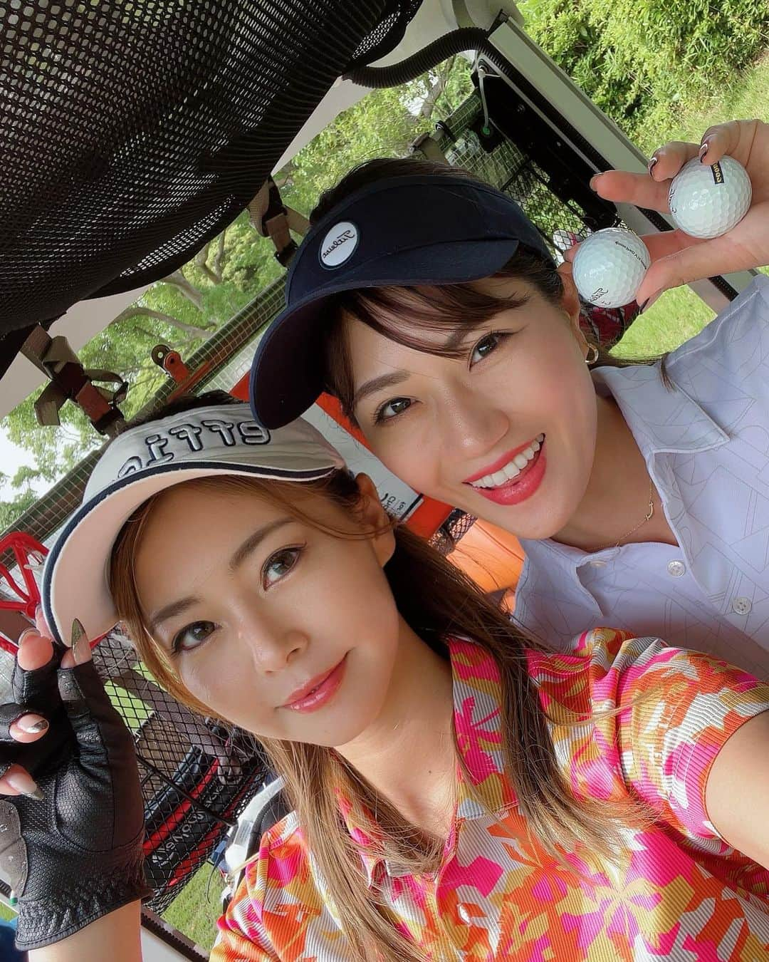 木村理恵さんのインスタグラム写真 - (木村理恵Instagram)「🍧❤️🏌️‍♀️  かき氷始めました🧊☀️ 久しぶりに黒須 @saori.kurosu とゴルフ⛳️行ってきたよ🫶  前半調子良すぎて、ベストスコアかも‼️ って思ったら後半悪すぎて終わった🤣  今日は蒸し暑かった🥵から、かき氷で癒された🥹🍧  スコアは117でした🥹💦 100の道は遠い、、🥲 ハイライトでスイングとか色々残してるので見てアドバイスお願いします🫶✊🔥  #golf#golfday #golfpics  #golfwear #golfapparel  #efficace #エフィカス #ゴルフウェア#ゴルフ女子 #ゴルフ#ゴルフ好き  #かき氷 #🍧」6月21日 19時12分 - rierienari1229