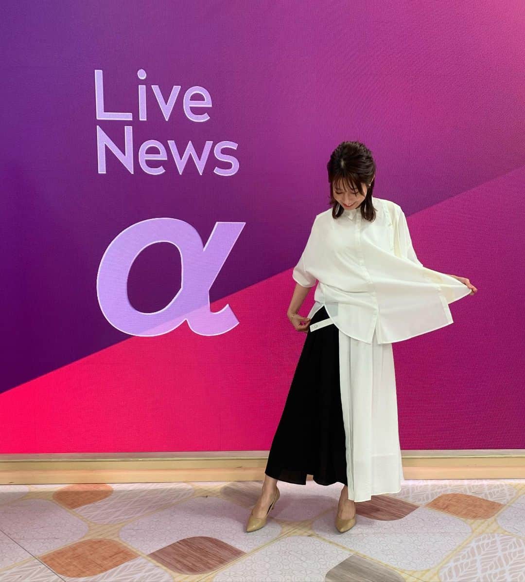 海老原優香さんのインスタグラム写真 - (海老原優香Instagram)「明日のLive News α スポーツコーナー担当します☺︎  #ビッグシャツ #アシンメトリースカート デザインを伝えたくてぐるぐる回ってます💫  #ボブアレンジ#お団子ヘア #モノトーンコーデ #明日は#23:40〜 @news_alpha」6月21日 20時34分 - ebioffi