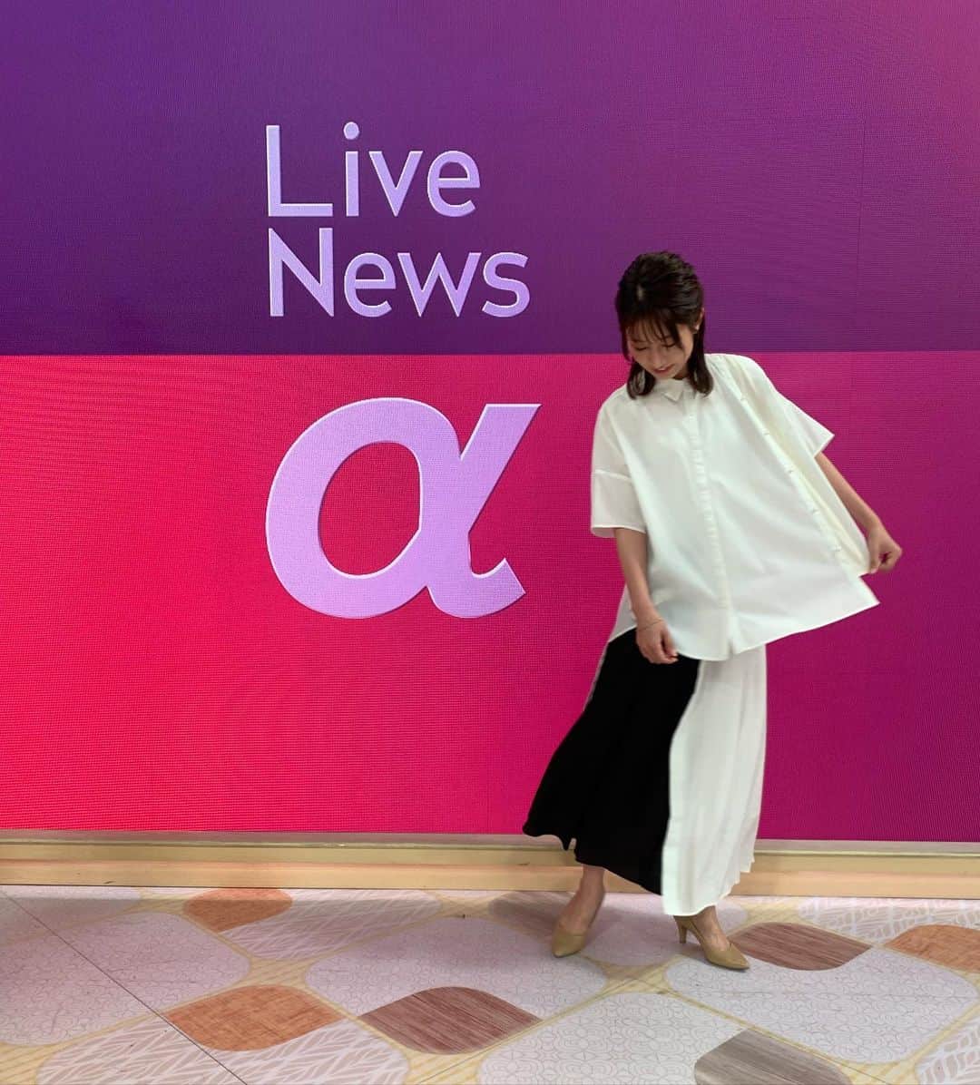 海老原優香さんのインスタグラム写真 - (海老原優香Instagram)「明日のLive News α スポーツコーナー担当します☺︎  #ビッグシャツ #アシンメトリースカート デザインを伝えたくてぐるぐる回ってます💫  #ボブアレンジ#お団子ヘア #モノトーンコーデ #明日は#23:40〜 @news_alpha」6月21日 20時34分 - ebioffi