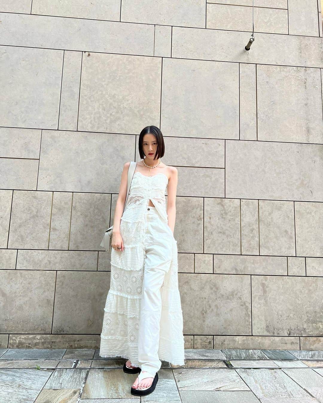 河北麻友子さんのインスタグラム写真 - (河北麻友子Instagram)「FASHION DRESS: Isabel Marant SANDALS: The Row BAG: Acne Studios #FASHION #OOTD #麻友コーデ」6月21日 21時05分 - mayukokawakitaofficial